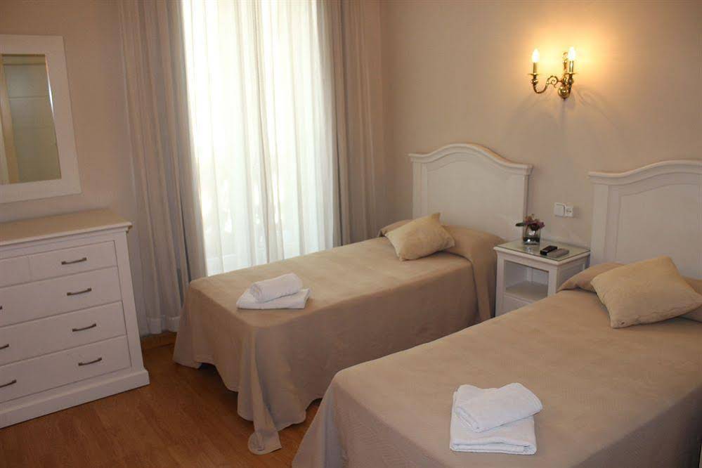 Hostal Manuela by gaiarooms