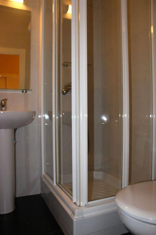 Hostal Manuela by gaiarooms