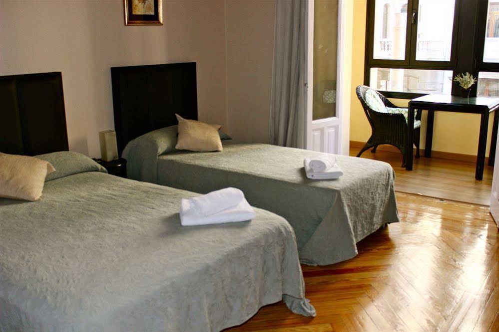 Hostal Manuela by gaiarooms