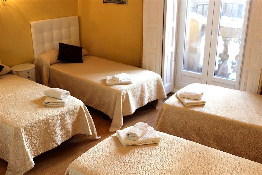 Hostal Manuela by gaiarooms