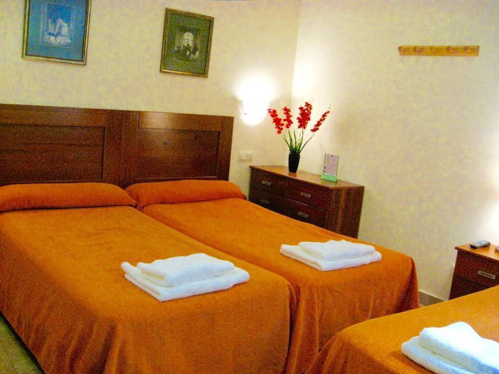 Hostal Tirso Plaza