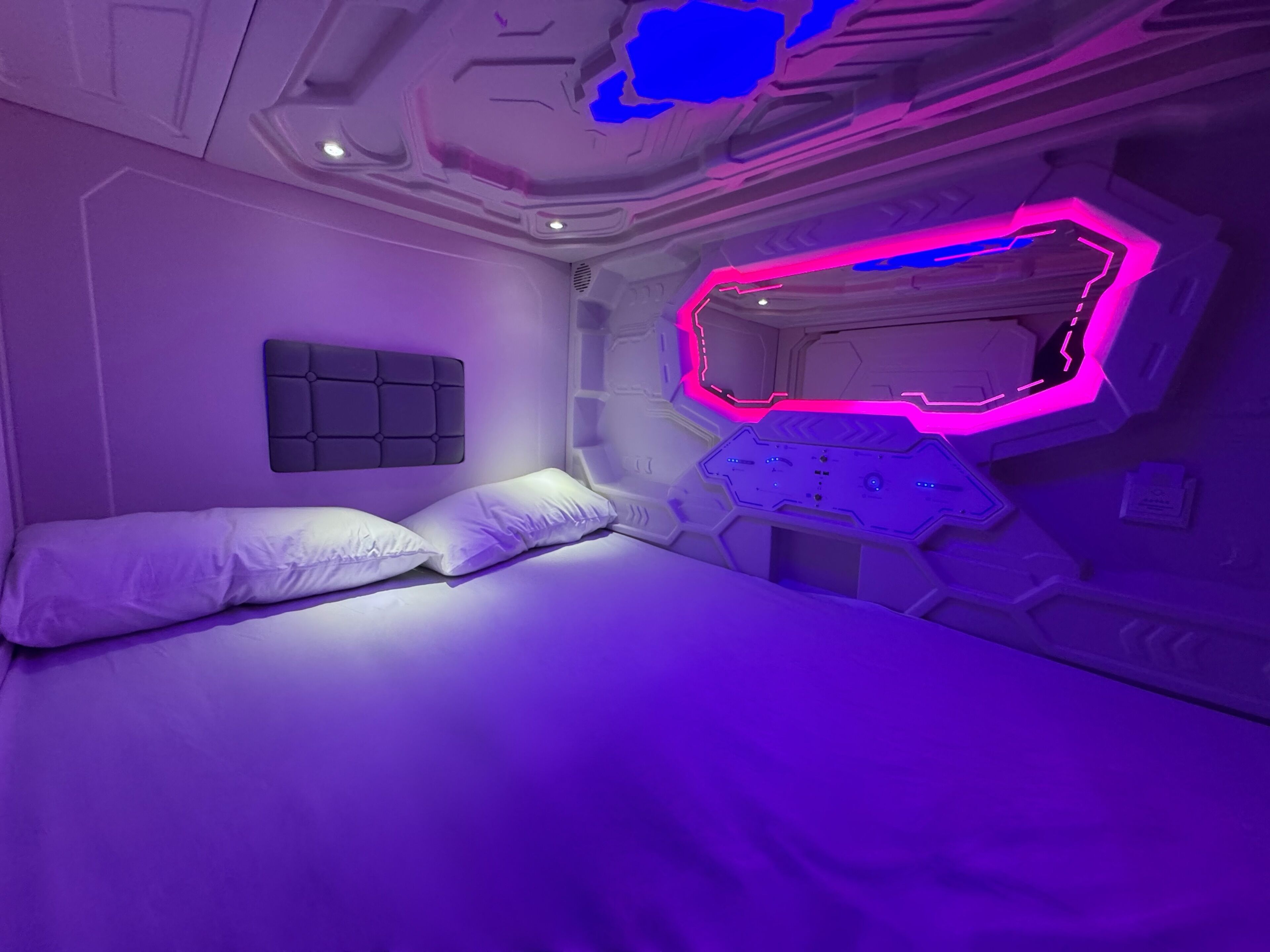 Hostel Space Capsule