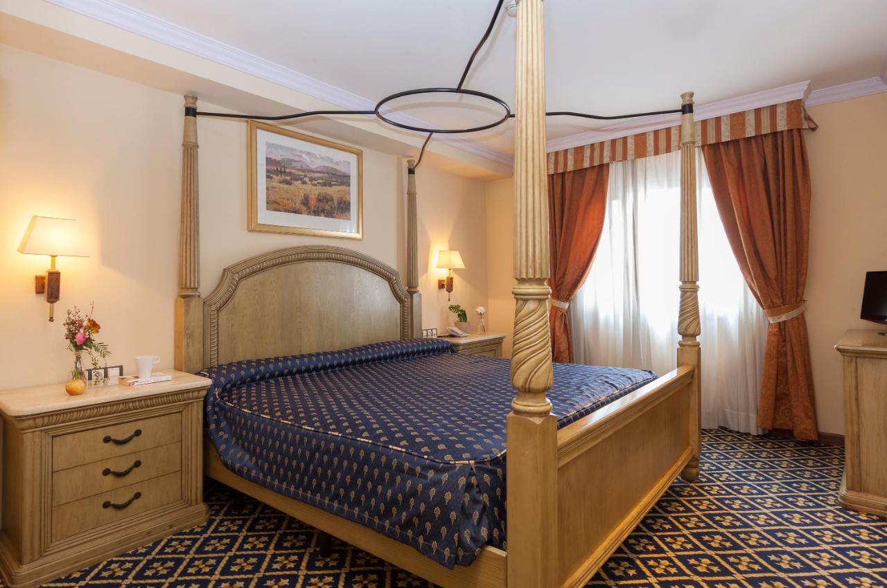 Hotel Agora Juan de Austria