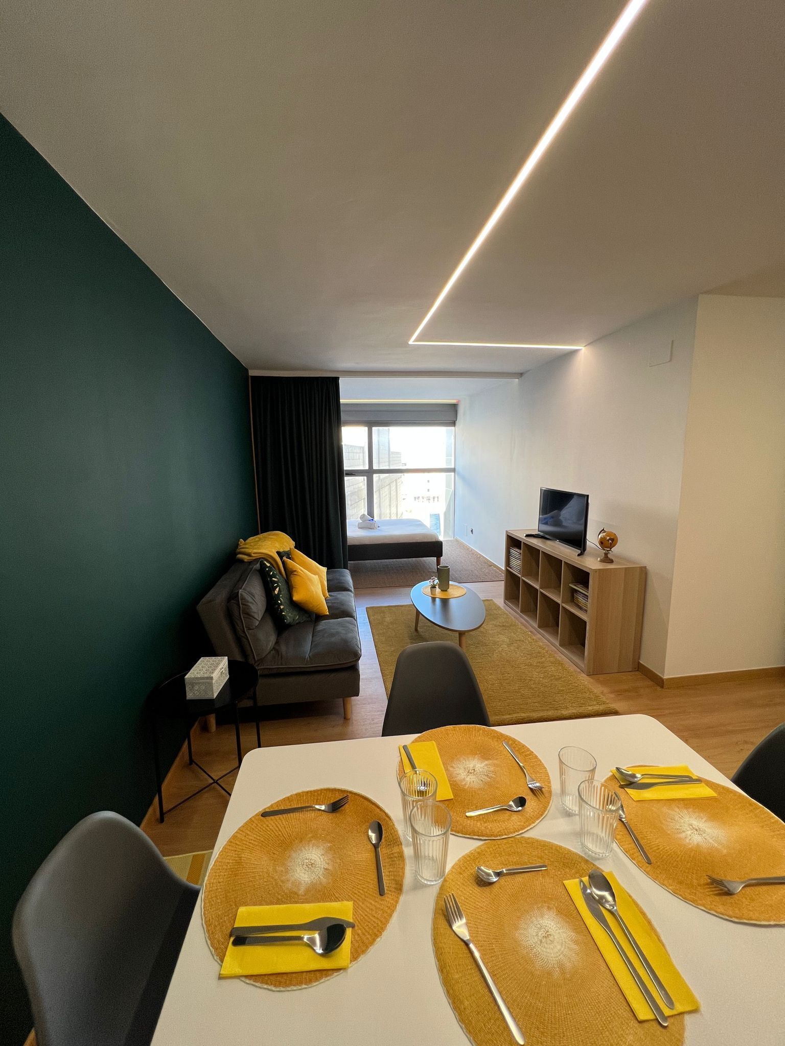 Modular Suites Alfonso Gomez