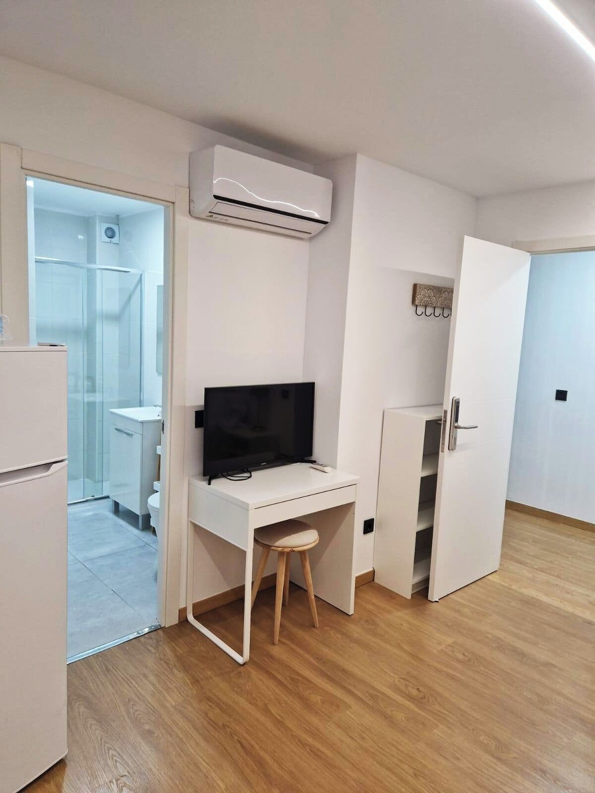 Modular Suites Alfonso Gomez