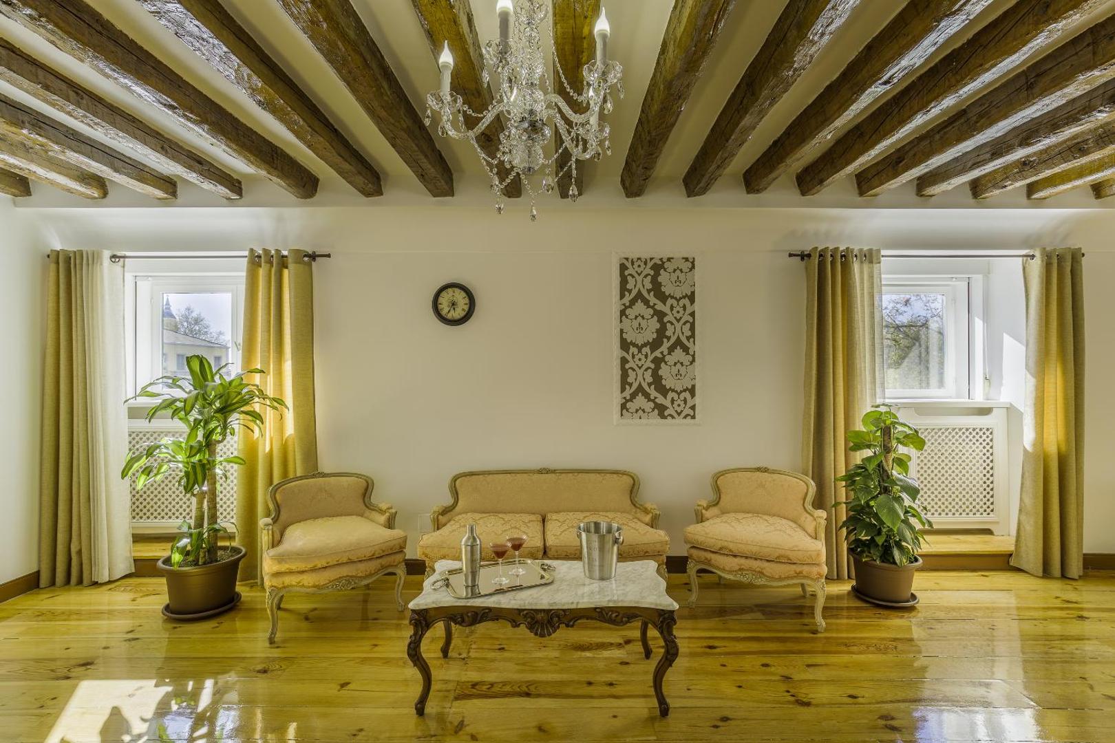 Oriente Palace Apartments