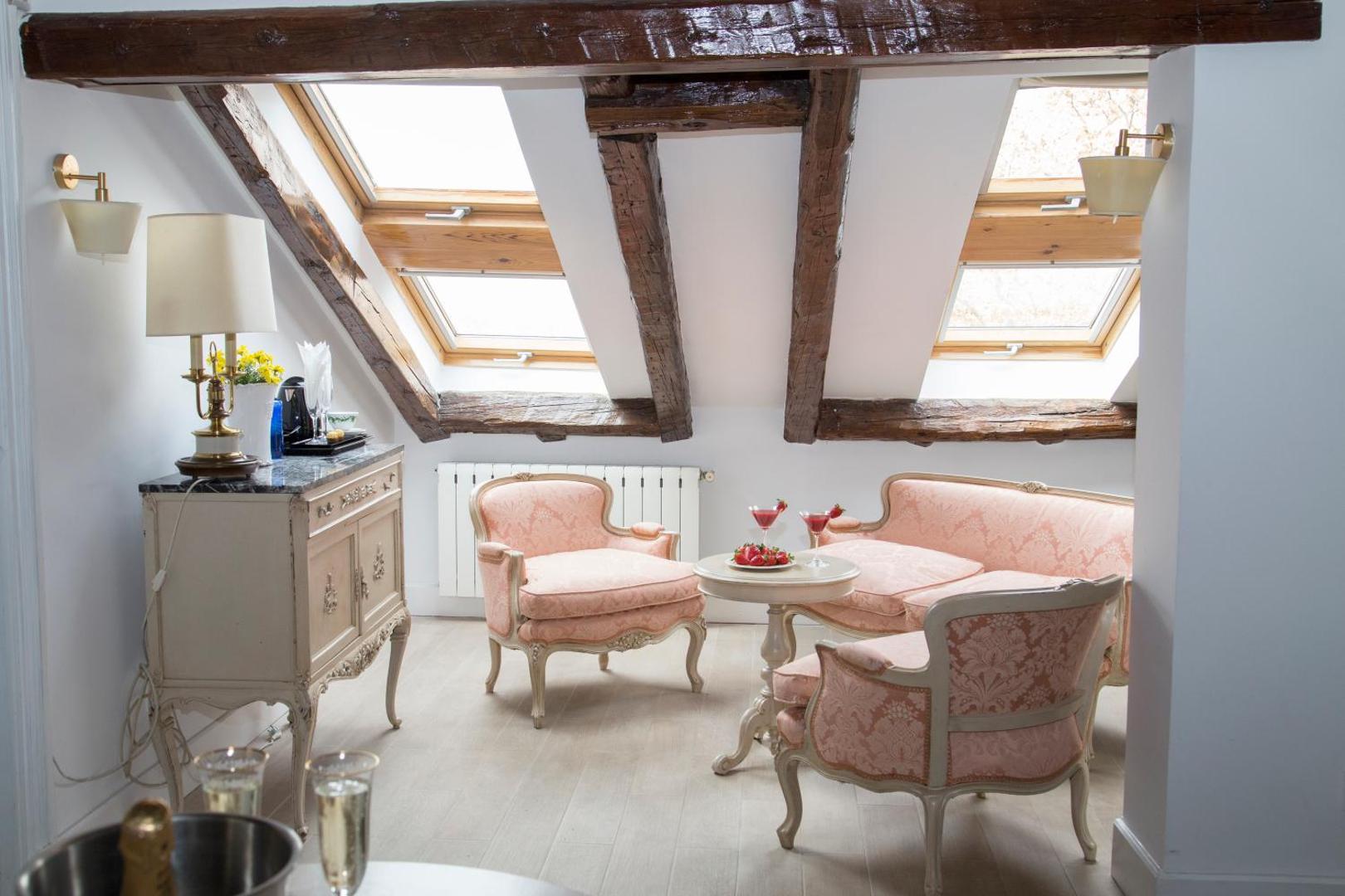 Oriente Palace Apartments