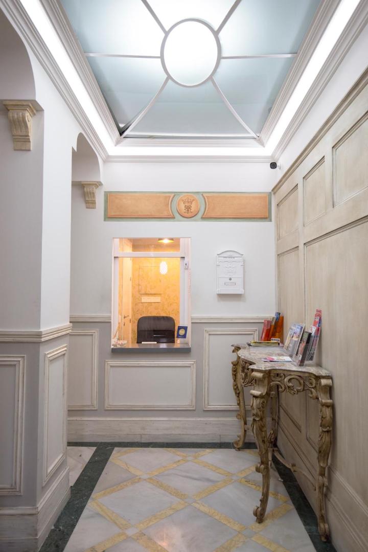 Oriente Palace Apartments