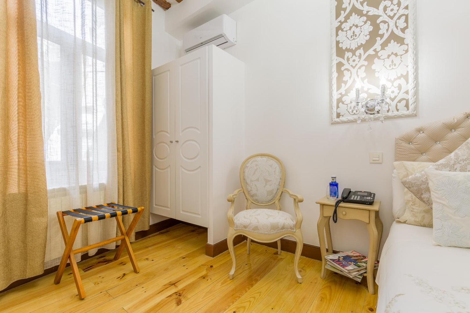 Oriente Palace Apartments