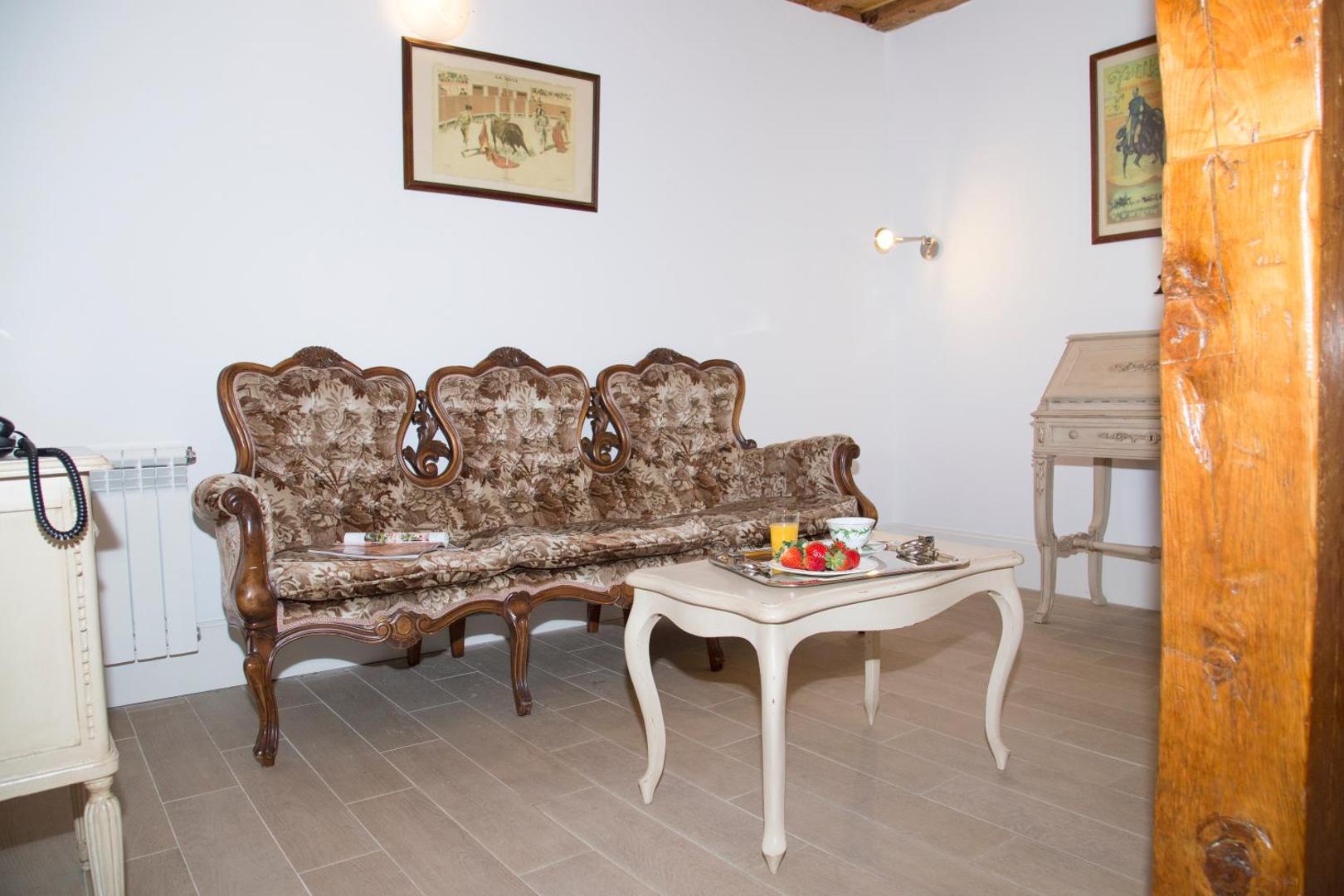 Oriente Palace Apartments