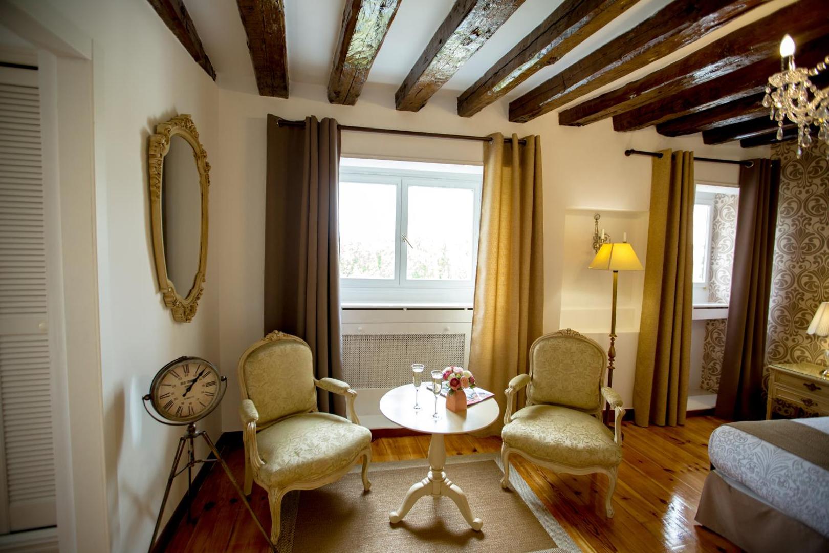 Oriente Palace Apartments