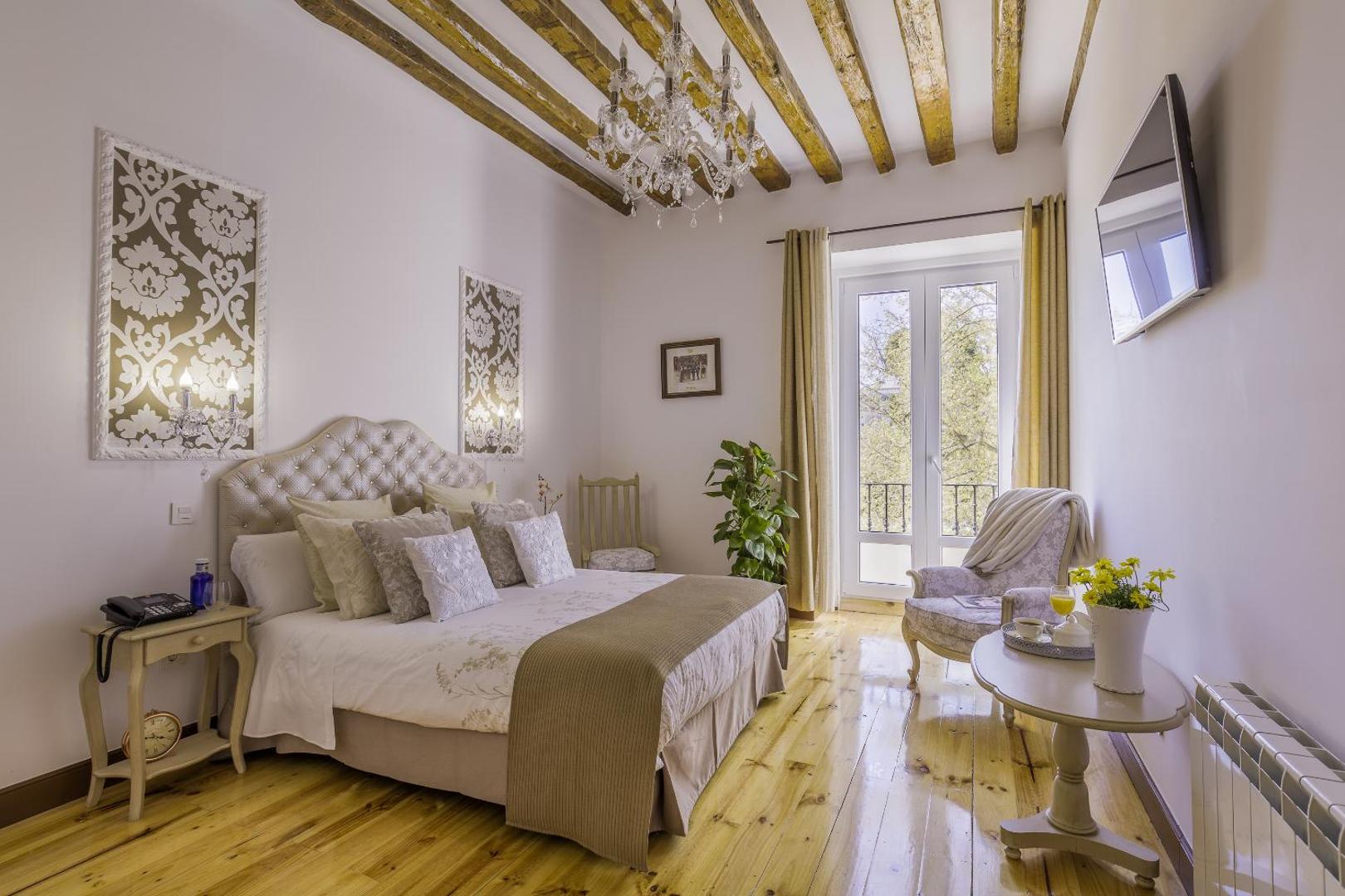 Oriente Palace Apartments