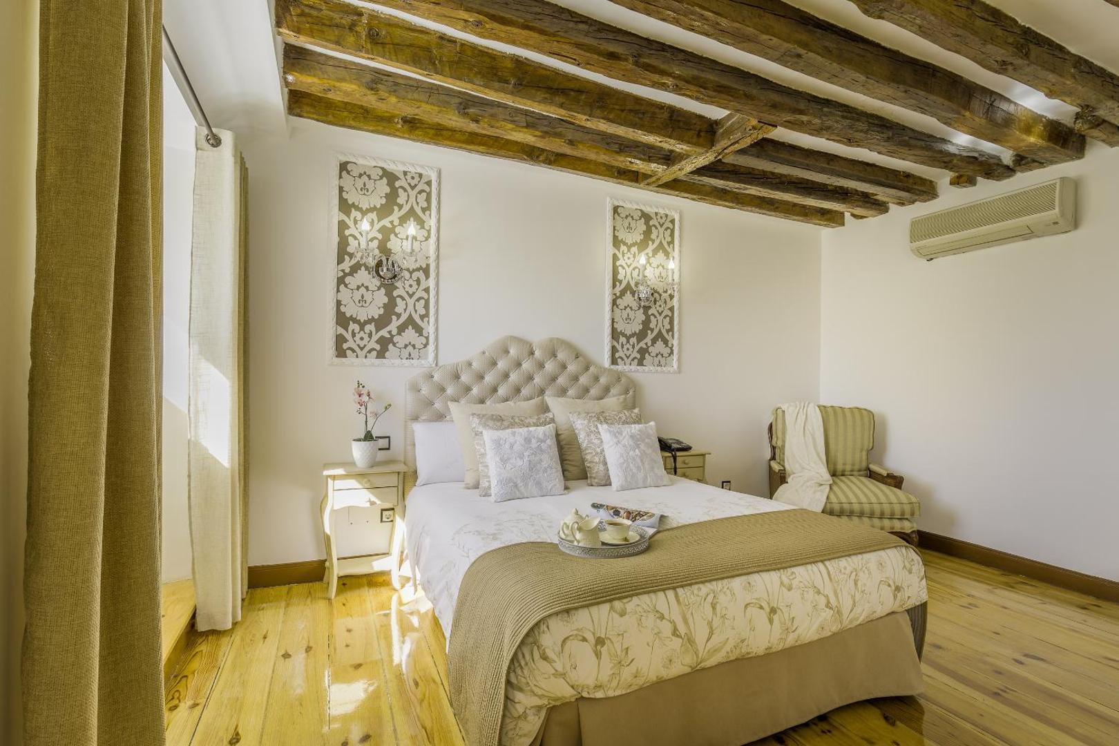 Oriente Palace Apartments