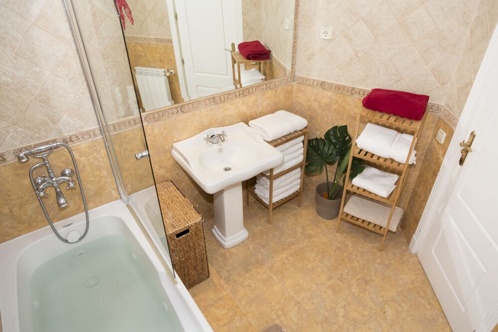 Oshun Puerta del Sol Deluxe