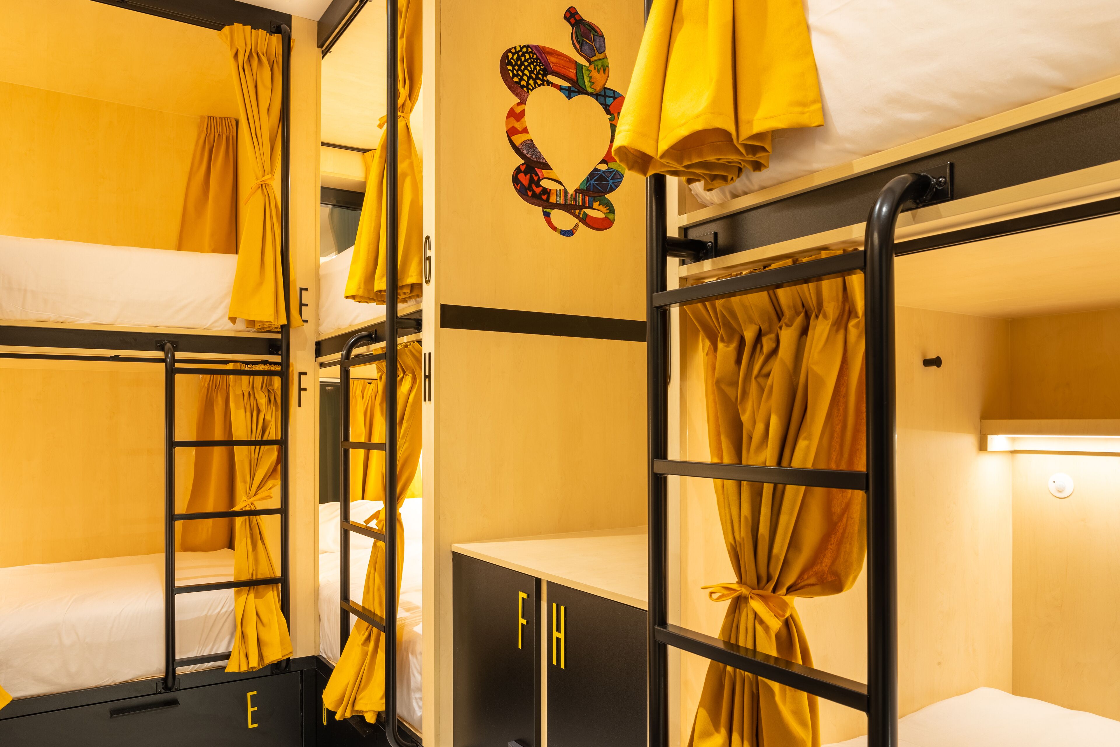 Petit Hostel Palacio Real