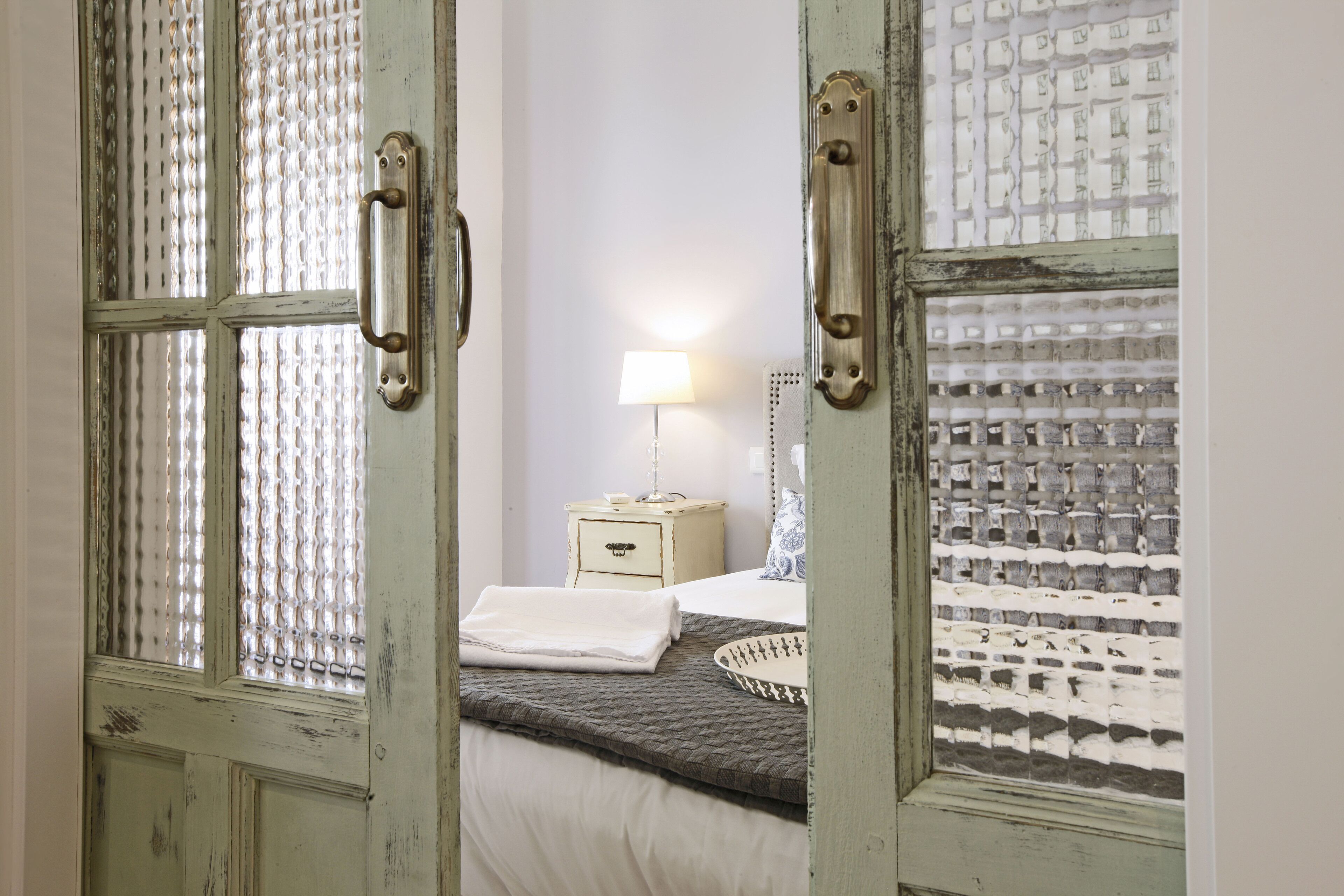 Reina Sofía Boutique by Madflats Collection