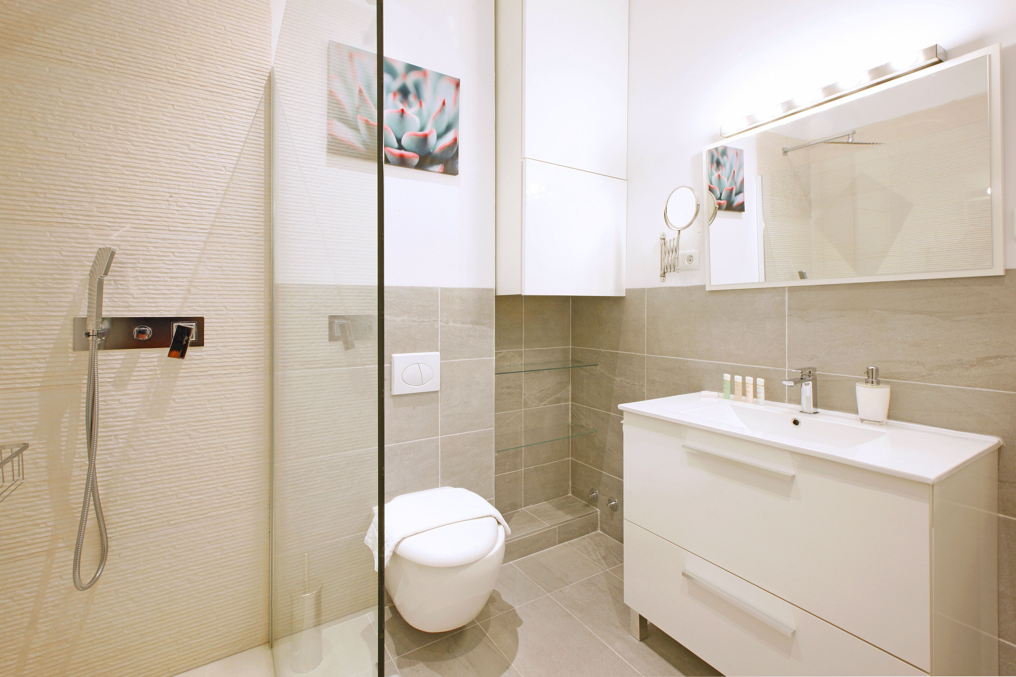 Reina Sofía Boutique by Madflats Collection
