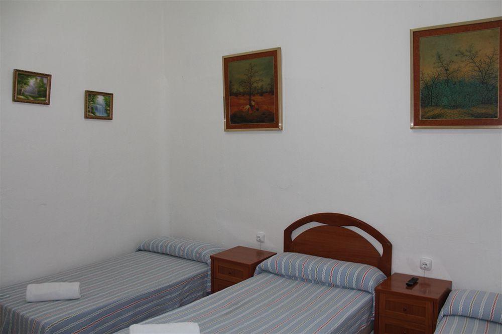 Casa De Huespedes Lemus