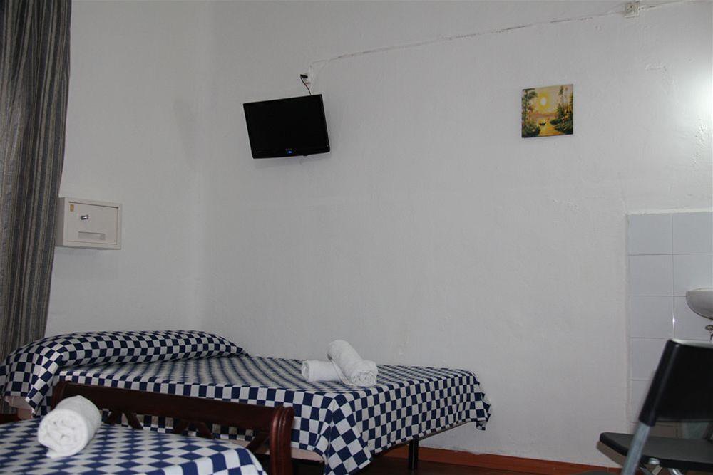 Casa De Huespedes Lemus
