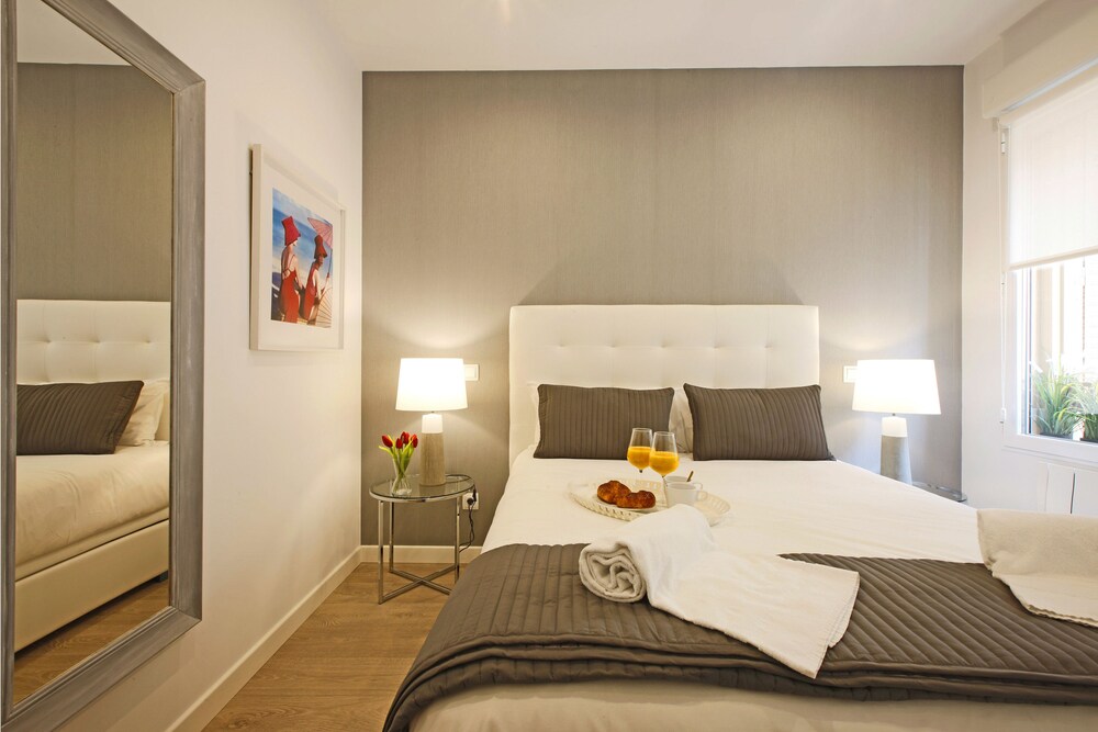 Sofía by Madflats Collection