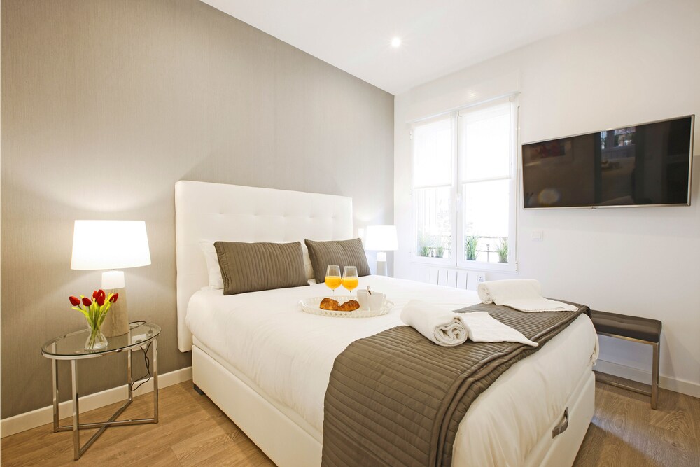 Sofía by Madflats Collection