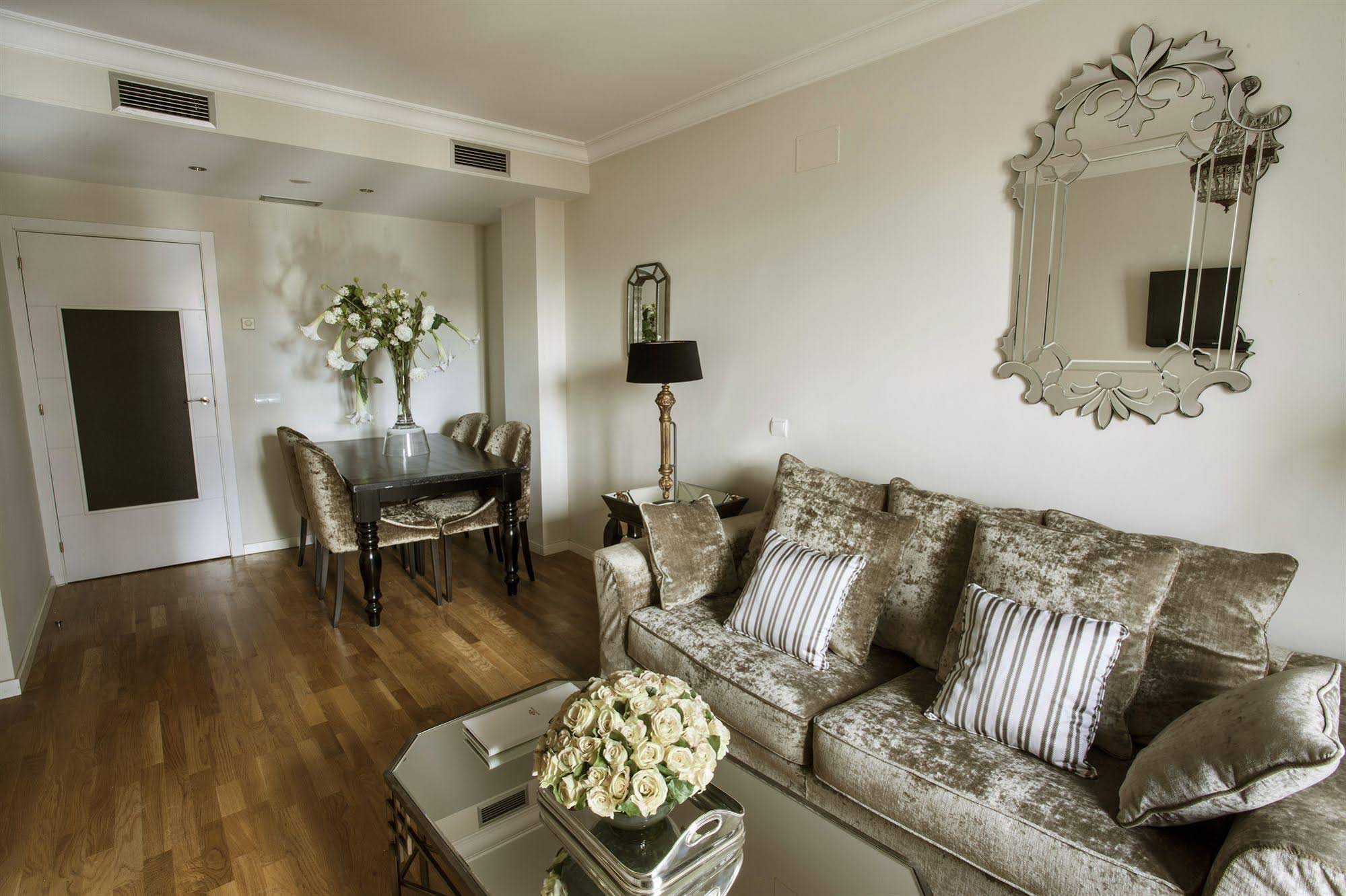 TGH Gran Vía Apartments