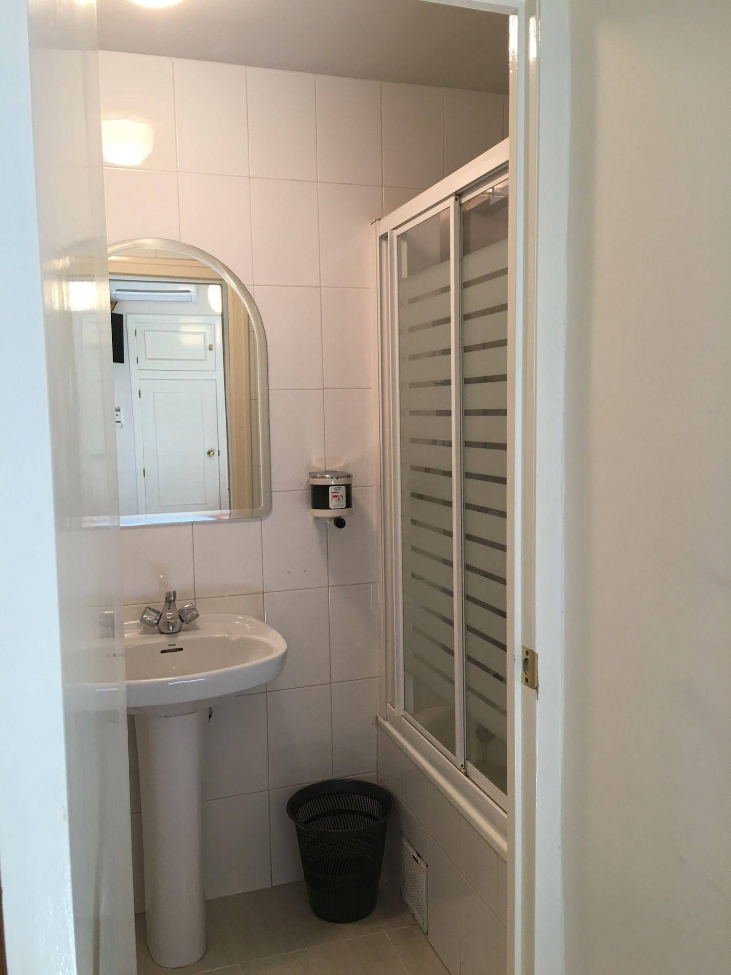 Hostal Cervantes