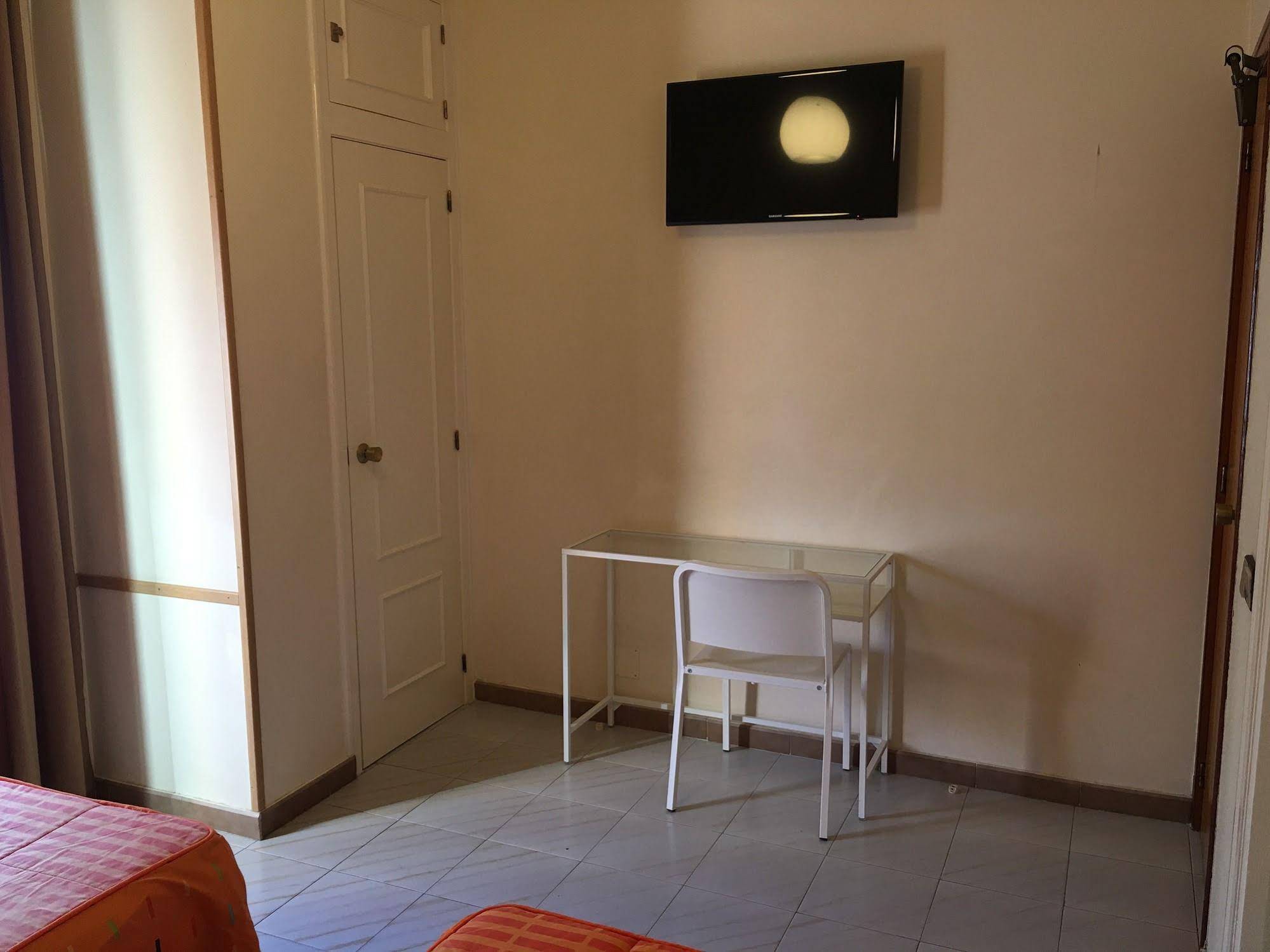 Hostal Cervantes