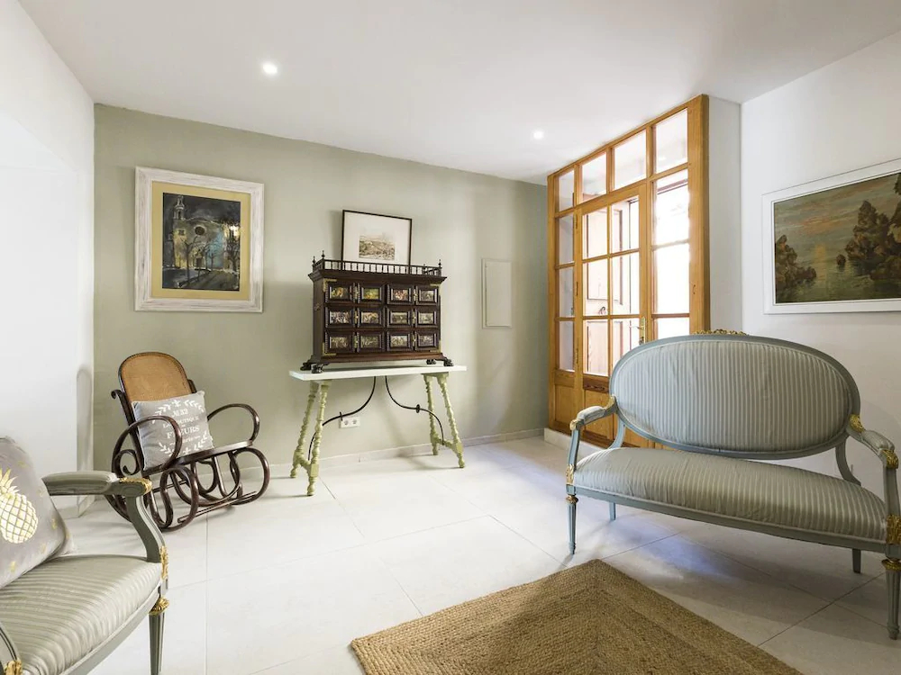 Residence by G Can Rochet