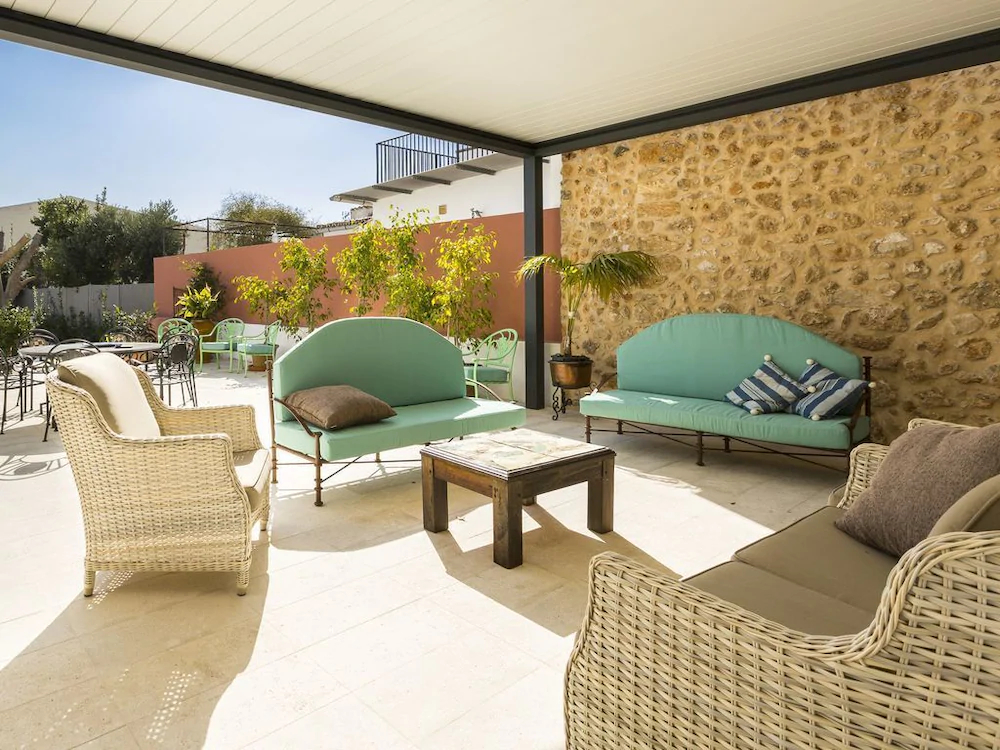 Residence by G Can Rochet