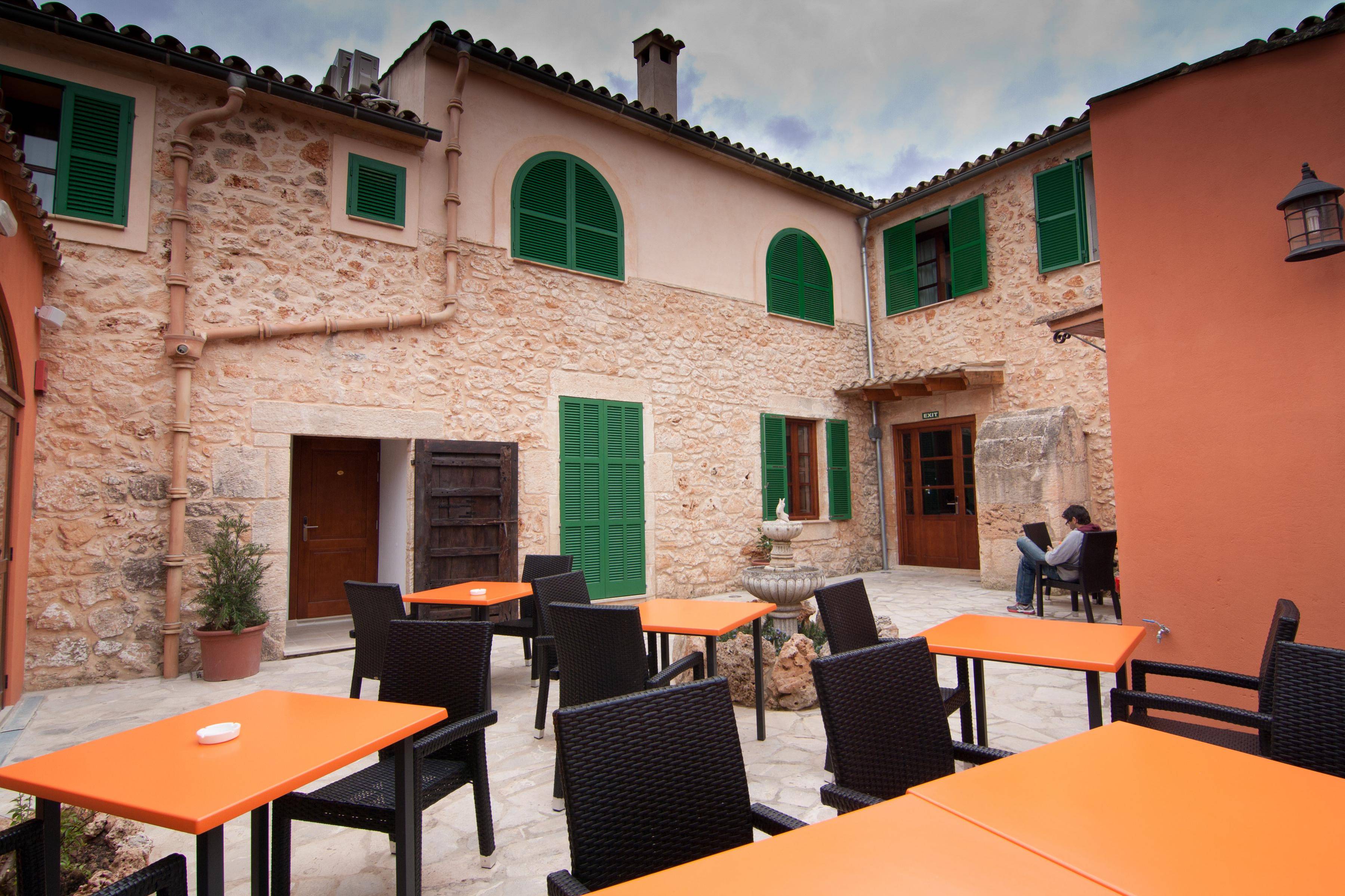 Algaida Suites By Eurotels
