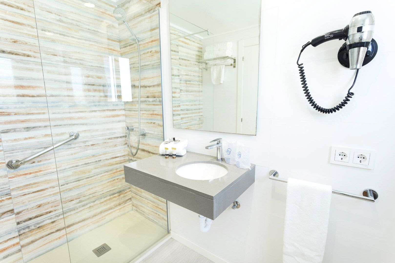 Parque Nereida Suites Hotel