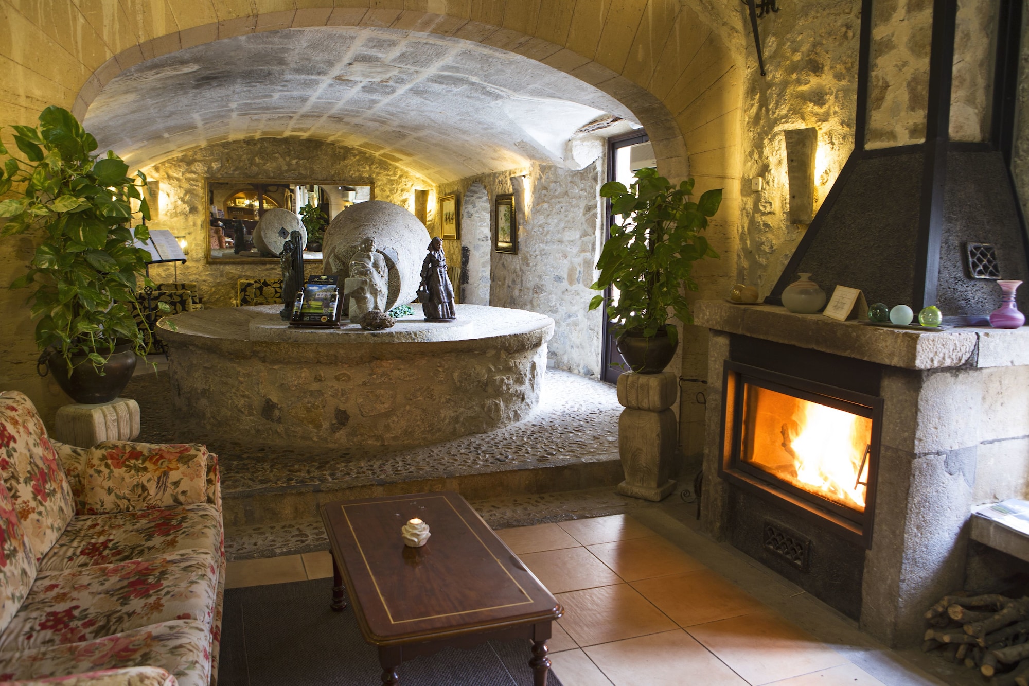 Hotel Rural Monnaber Nou & Spa