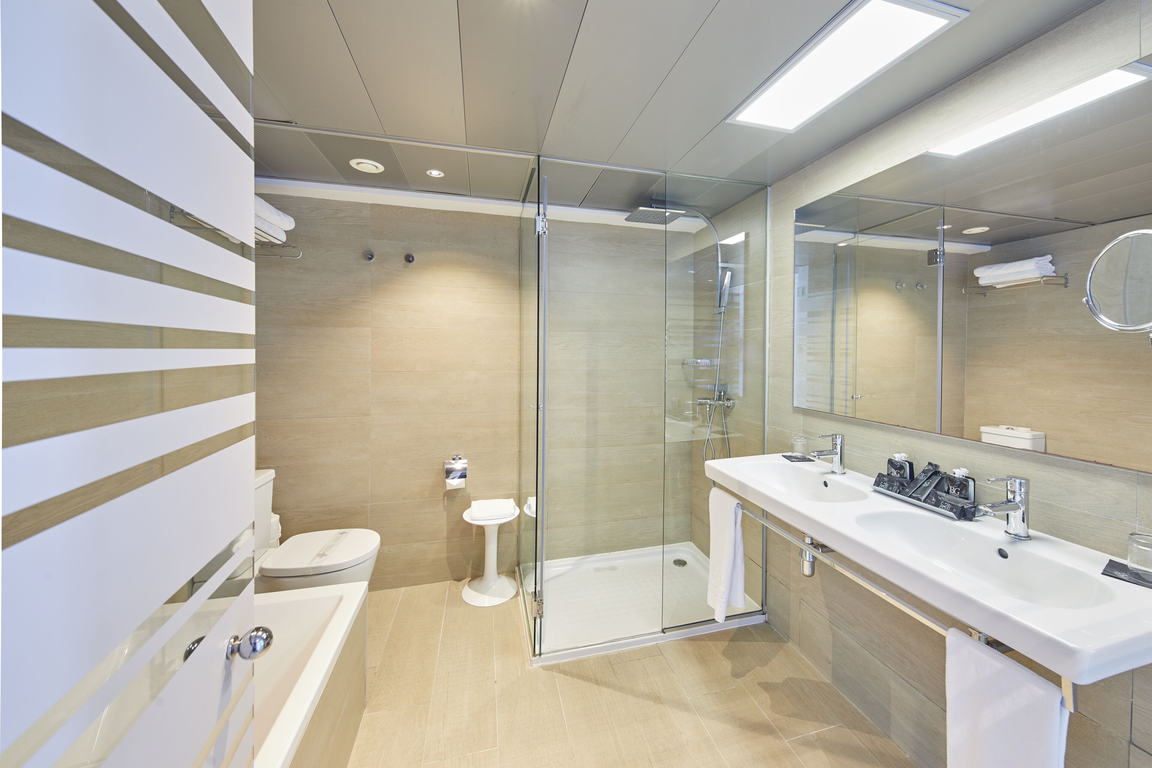 BG Tonga Tower Design Hotel & Suites