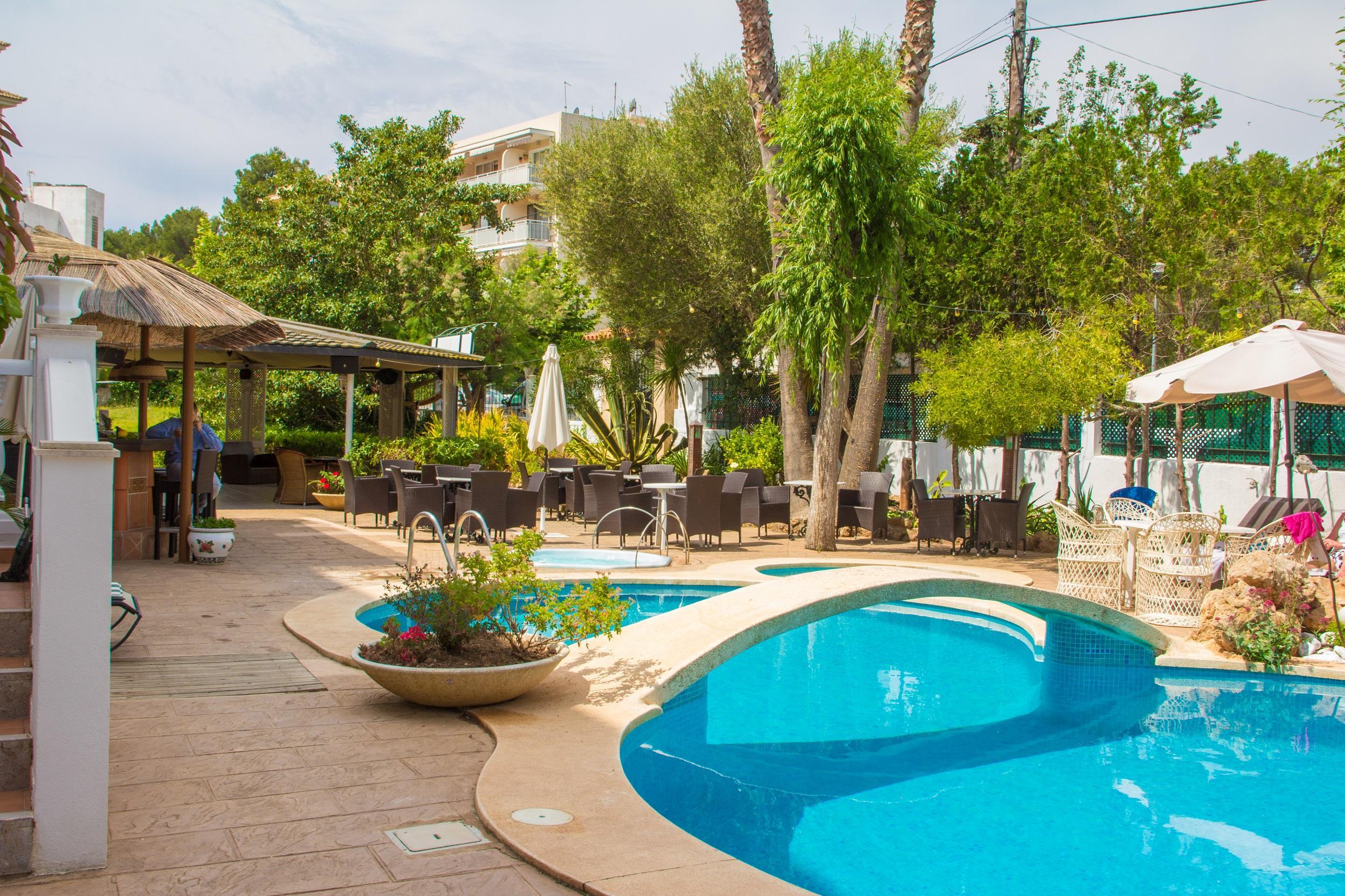 Universal Apartamentos Laguna Garden