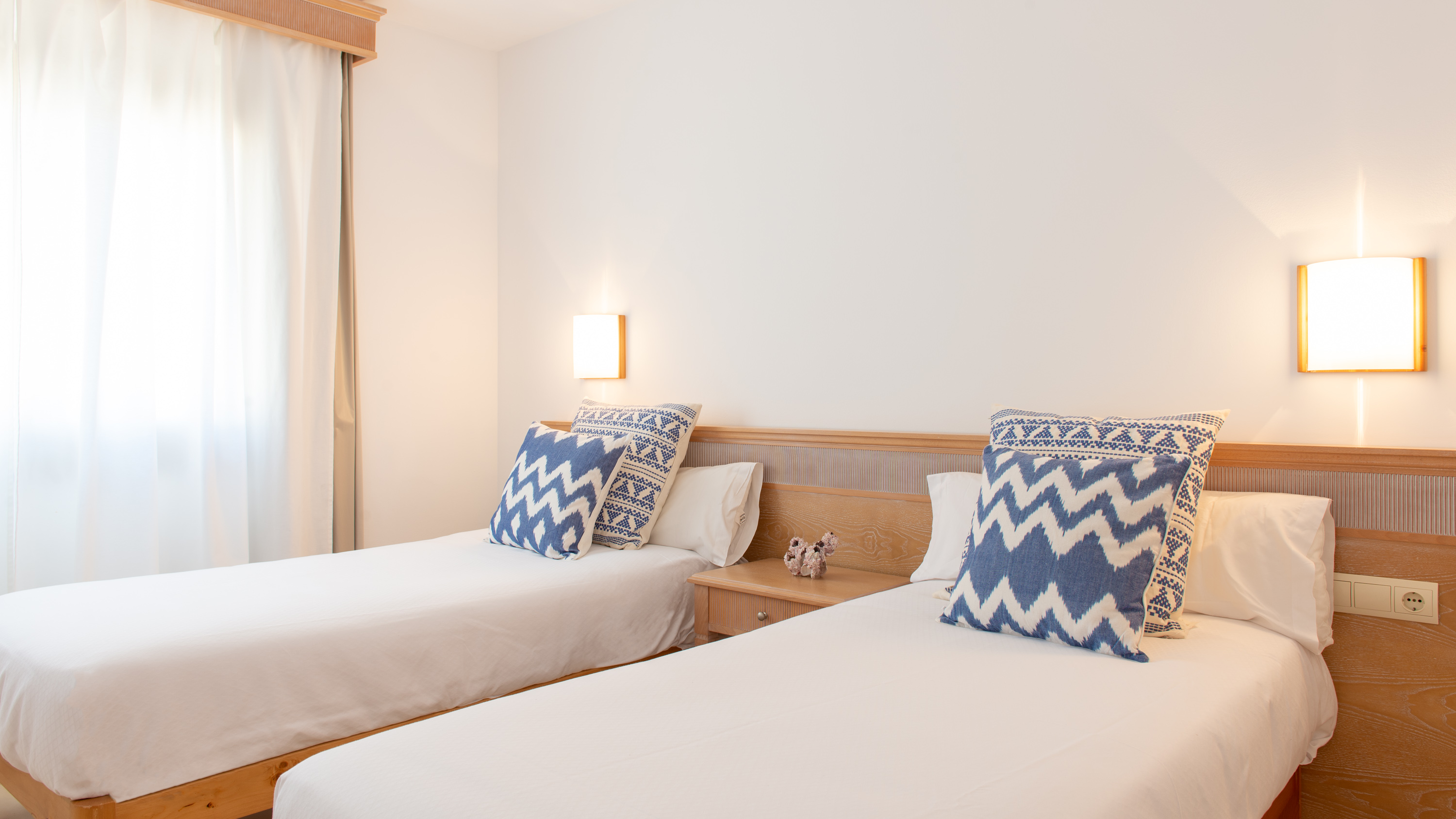 Lemar Apartments
