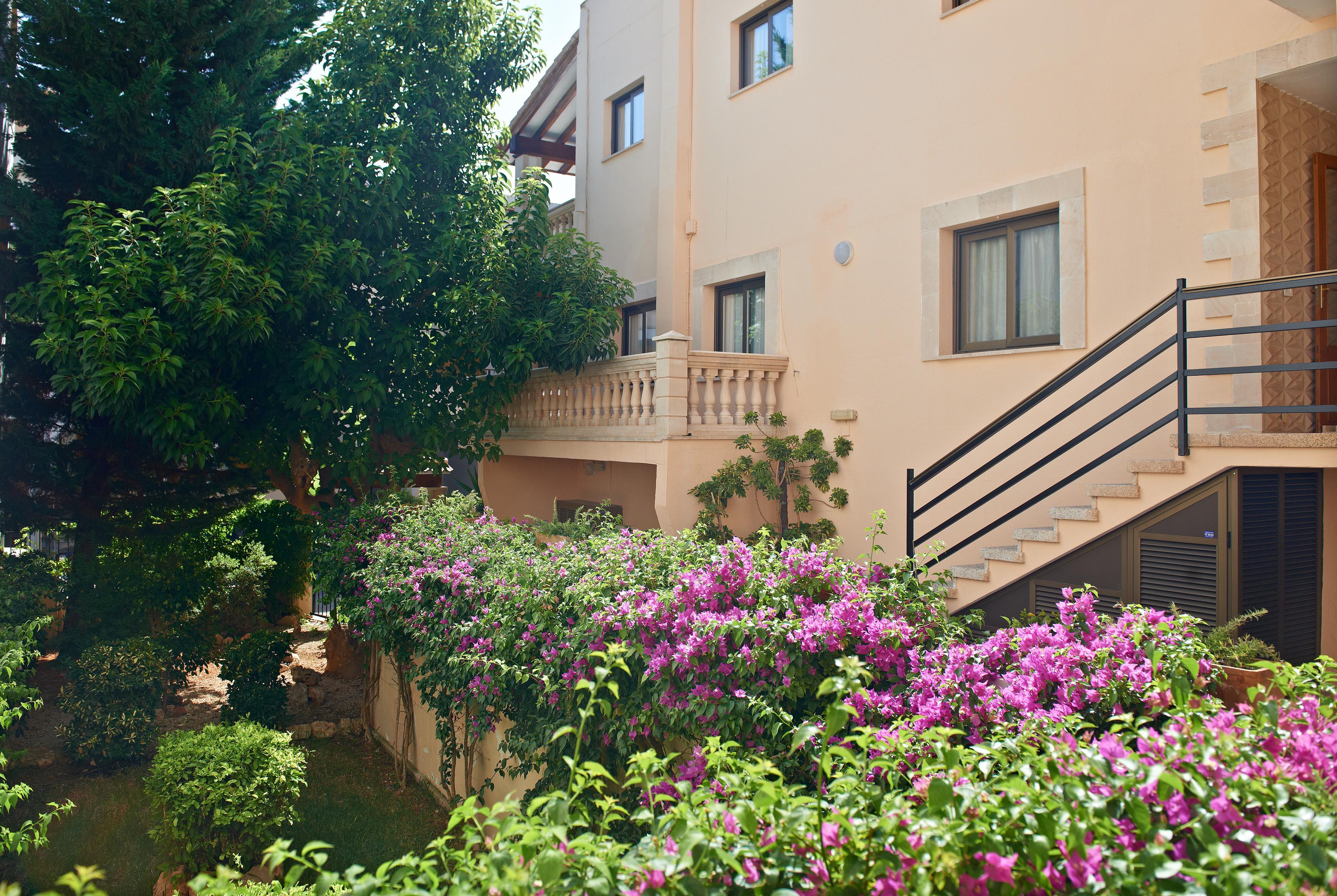 Lemar Apartments
