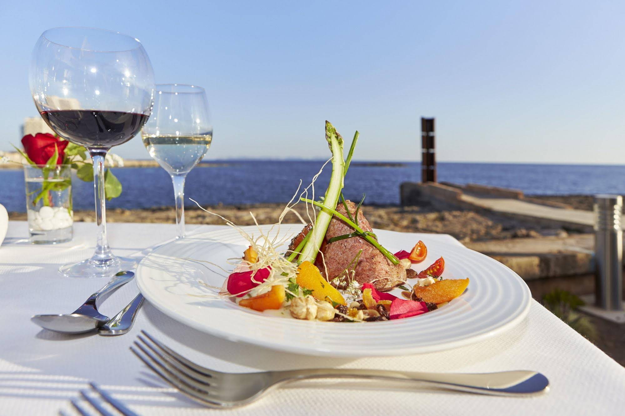 Universal Hotel Cabo Blanco