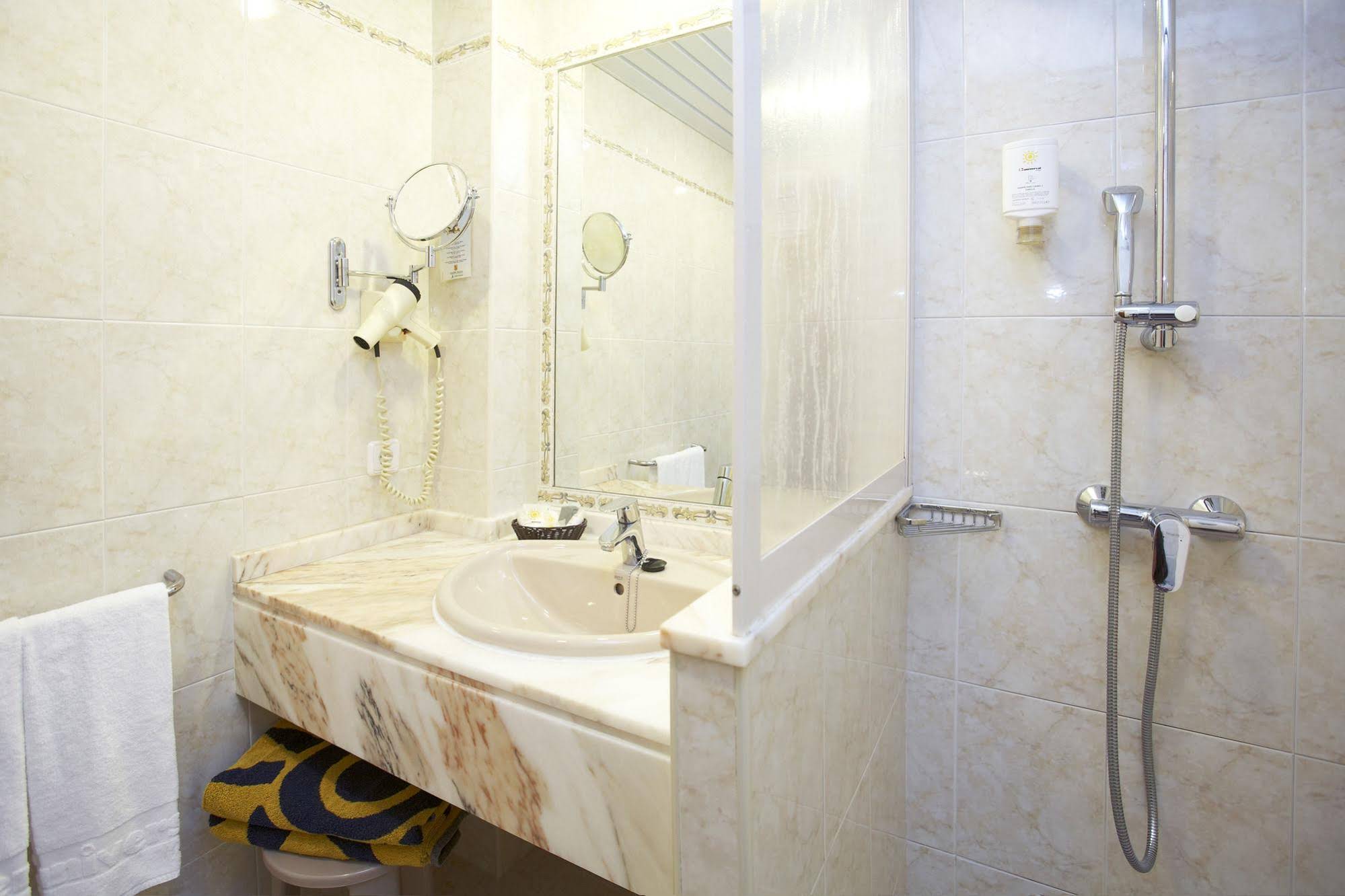 Universal Hotel Cabo Blanco