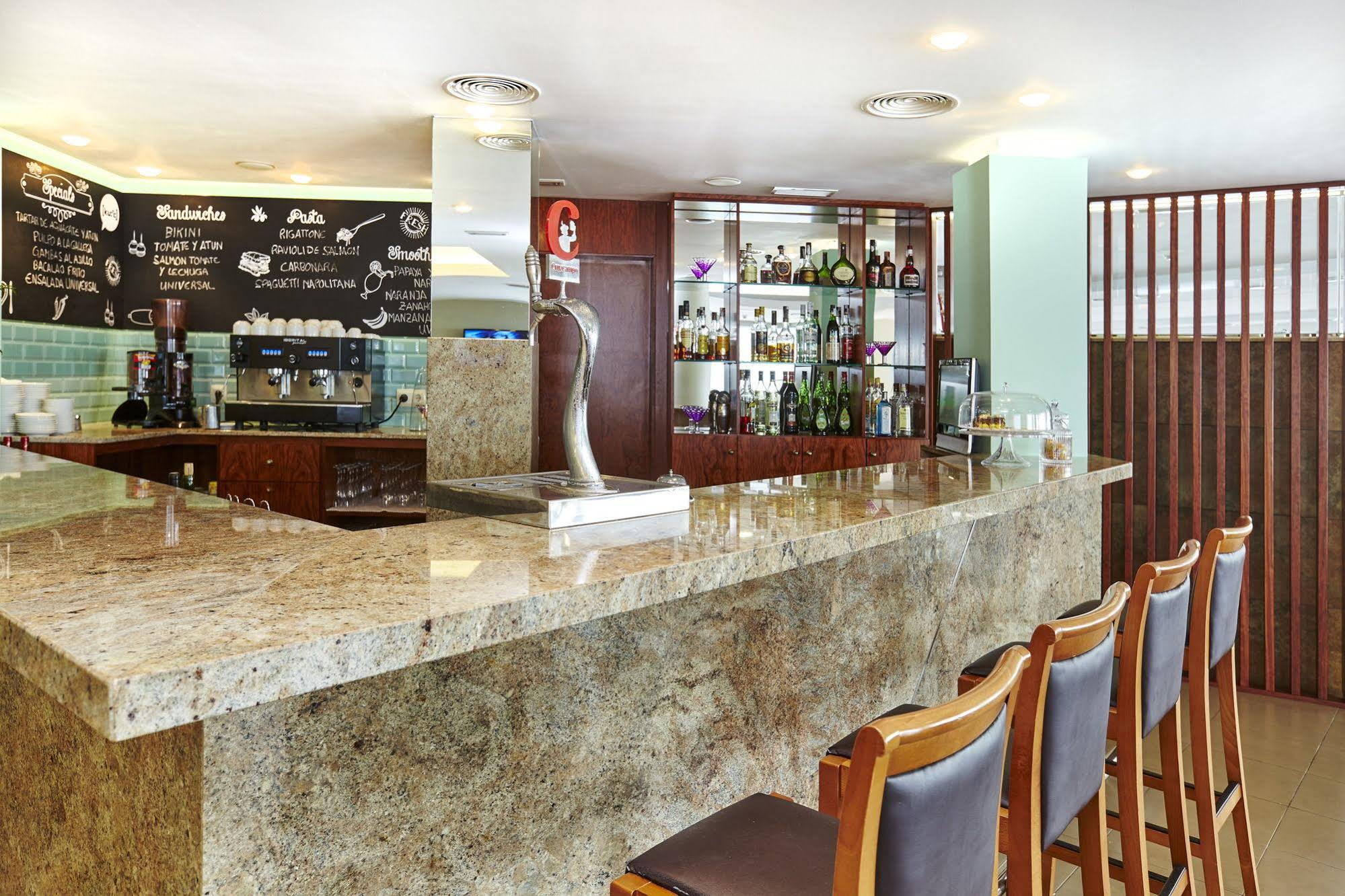 Universal Hotel Cabo Blanco