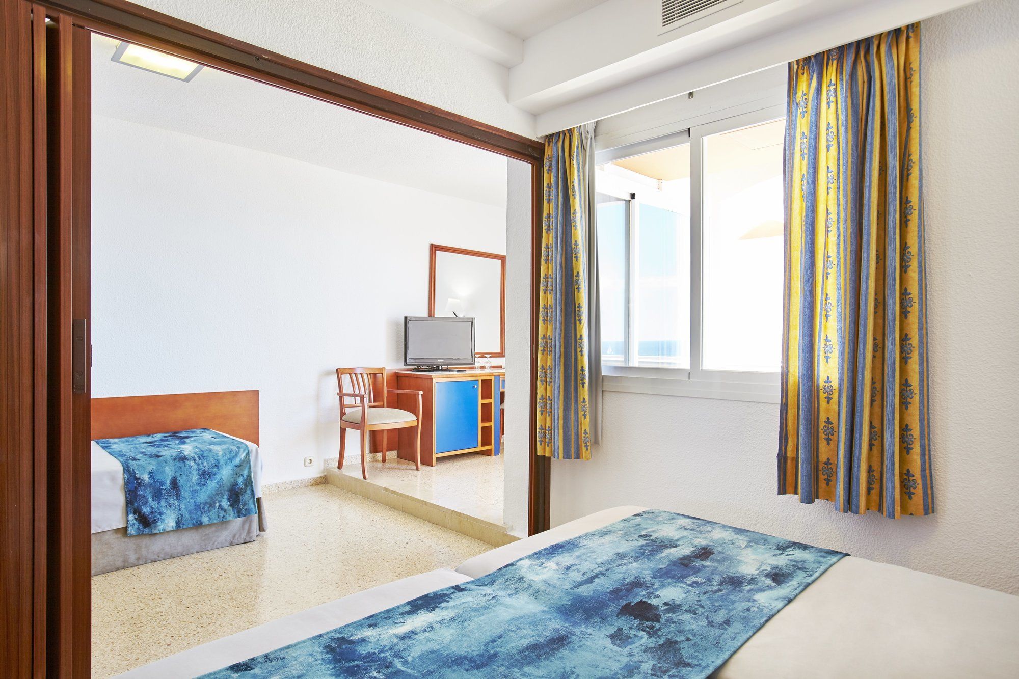 Universal Hotel Romantica