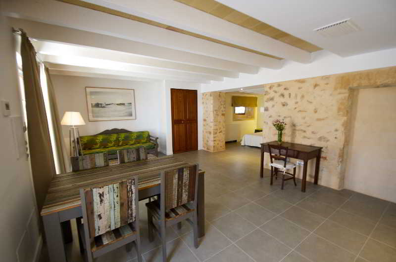 Bennoc Petit Hotel
