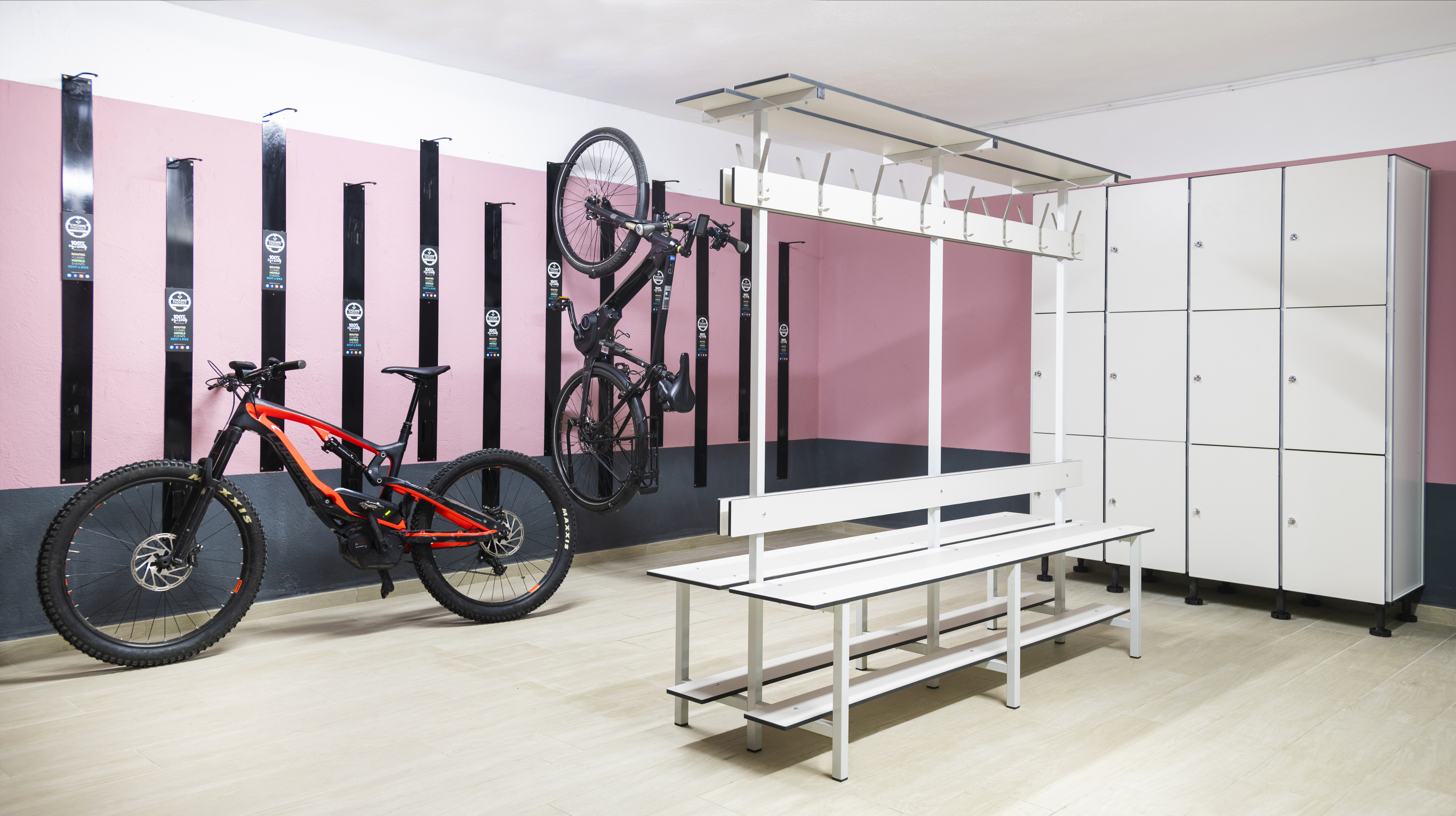 Flor Los Almendros Apartments