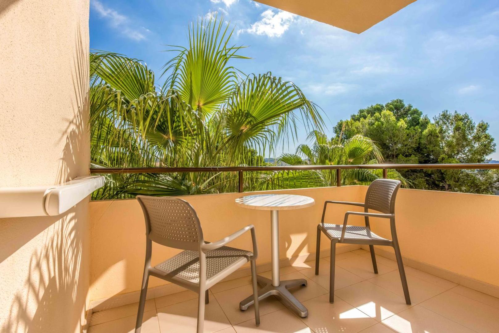 Valentin Somni Hotel & Suites