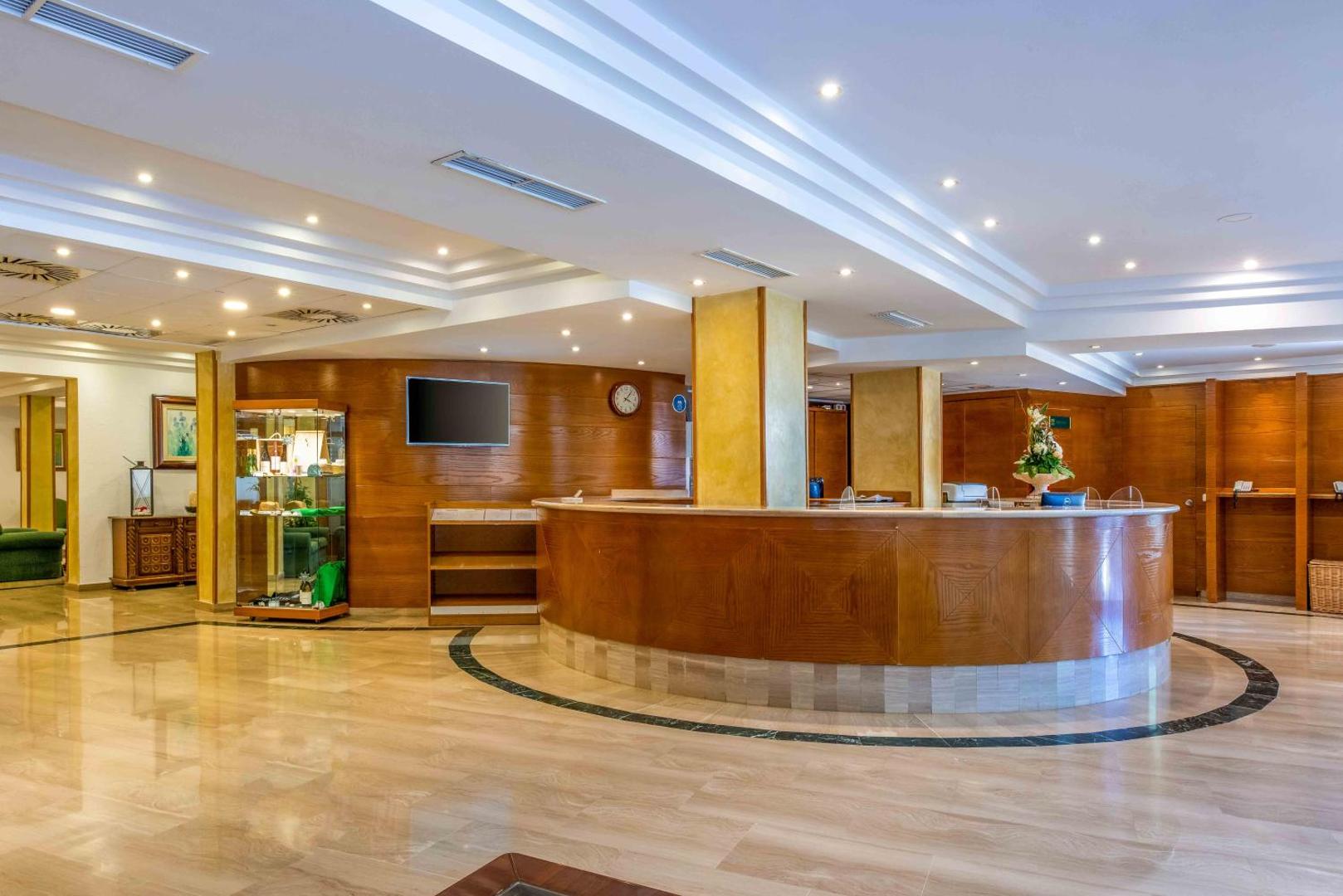 Valentin Somni Hotel & Suites