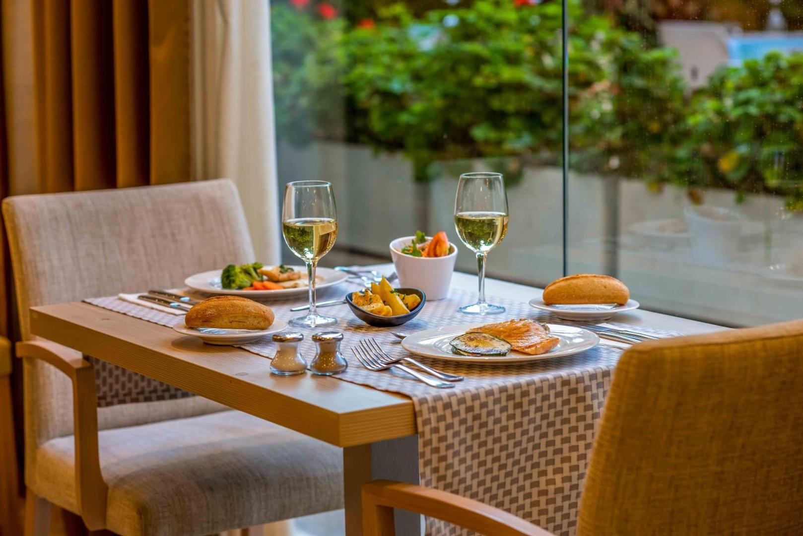 Valentin Somni Hotel & Suites