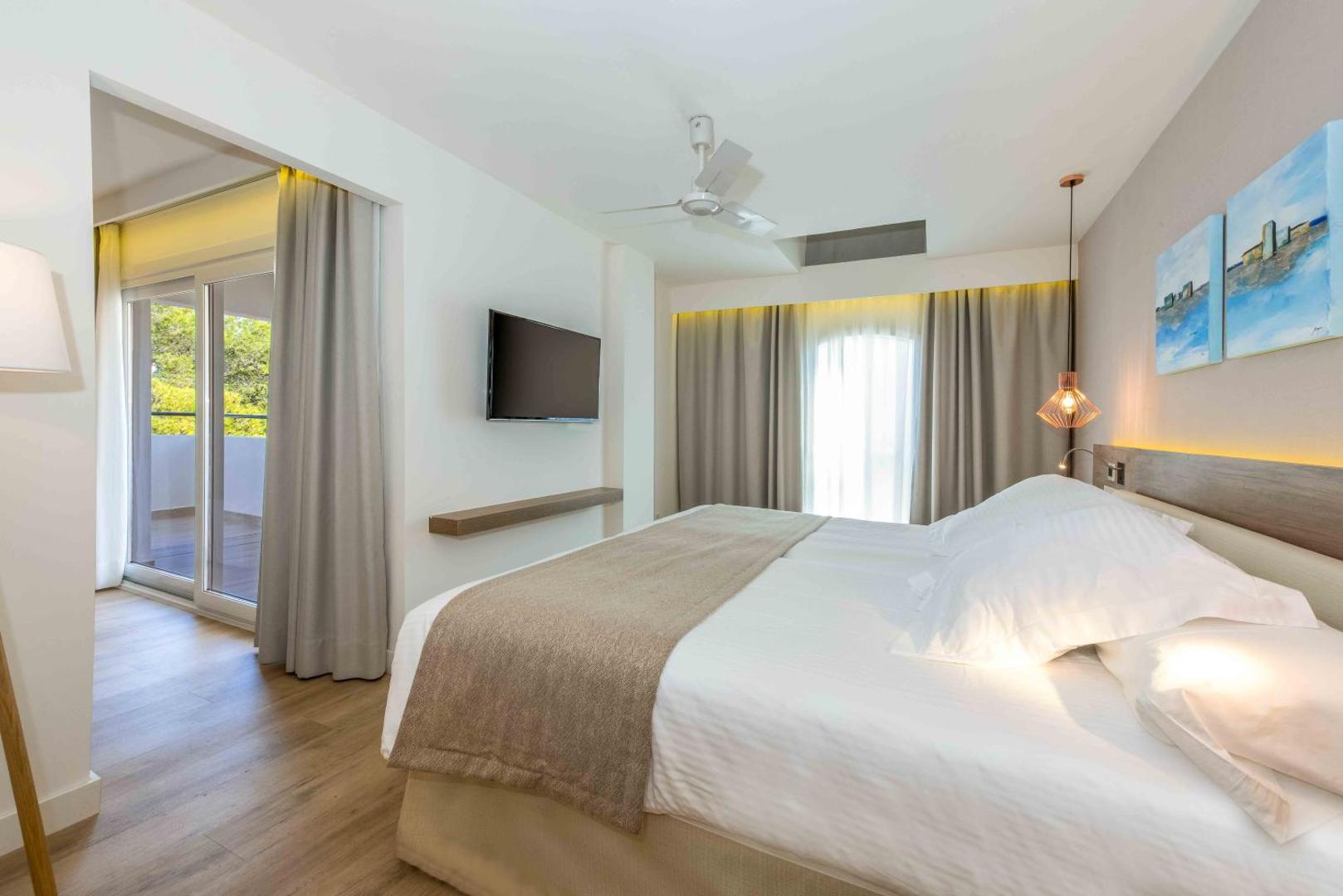 Valentin Somni Hotel & Suites