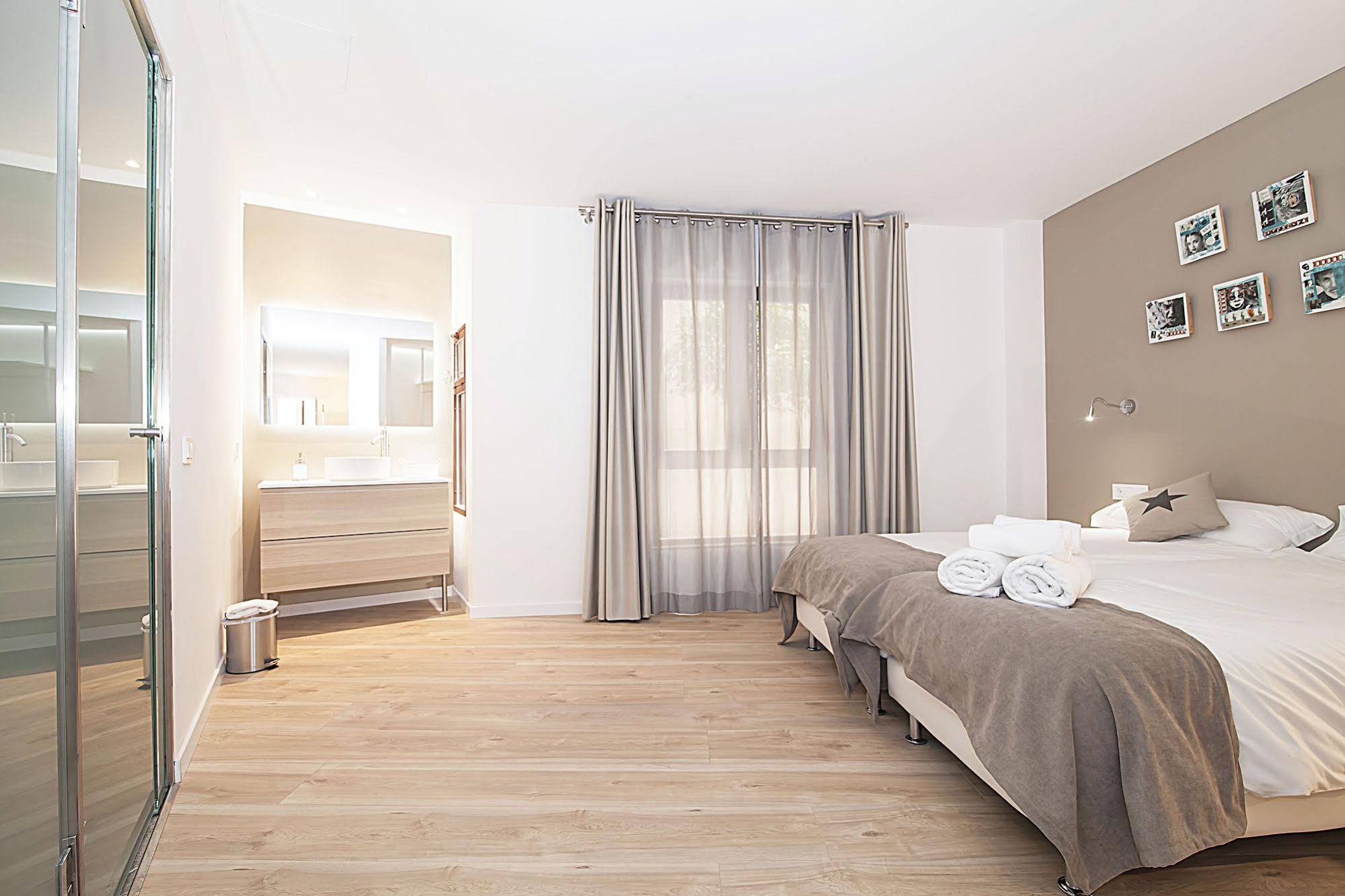 Can Blau Homes