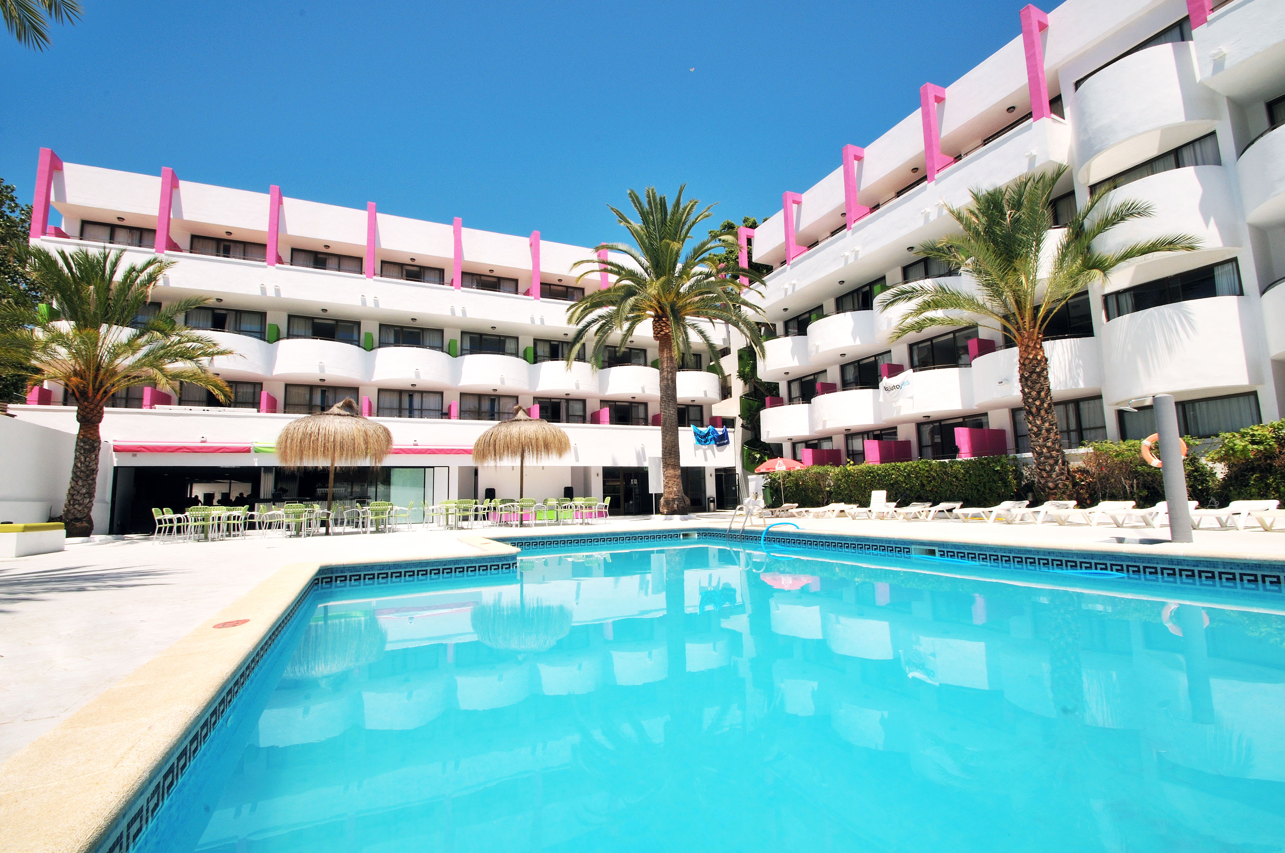 Palmanova Beach Apartments by TRH