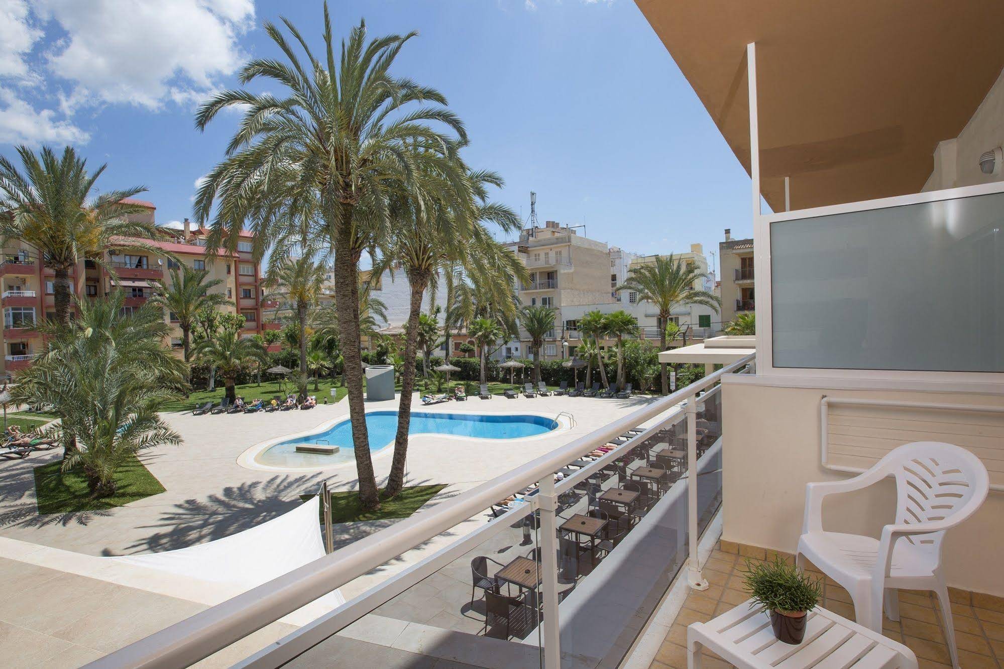 HM Ayron Park - Adults Only